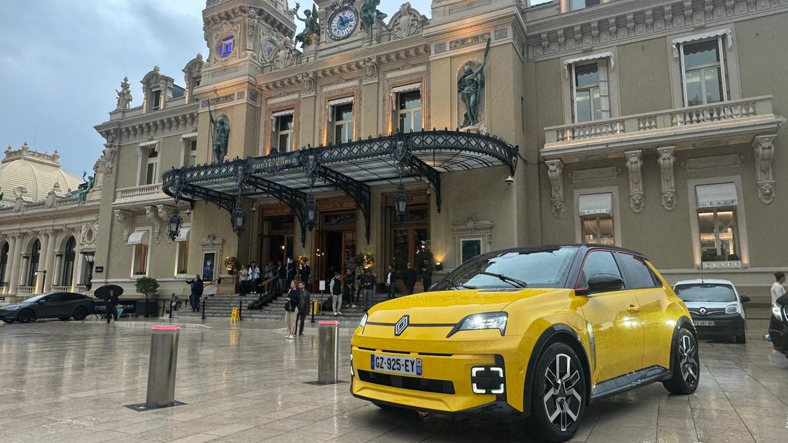 Der neue Renault 5 zieht in Monaco alle Blicke auf sich