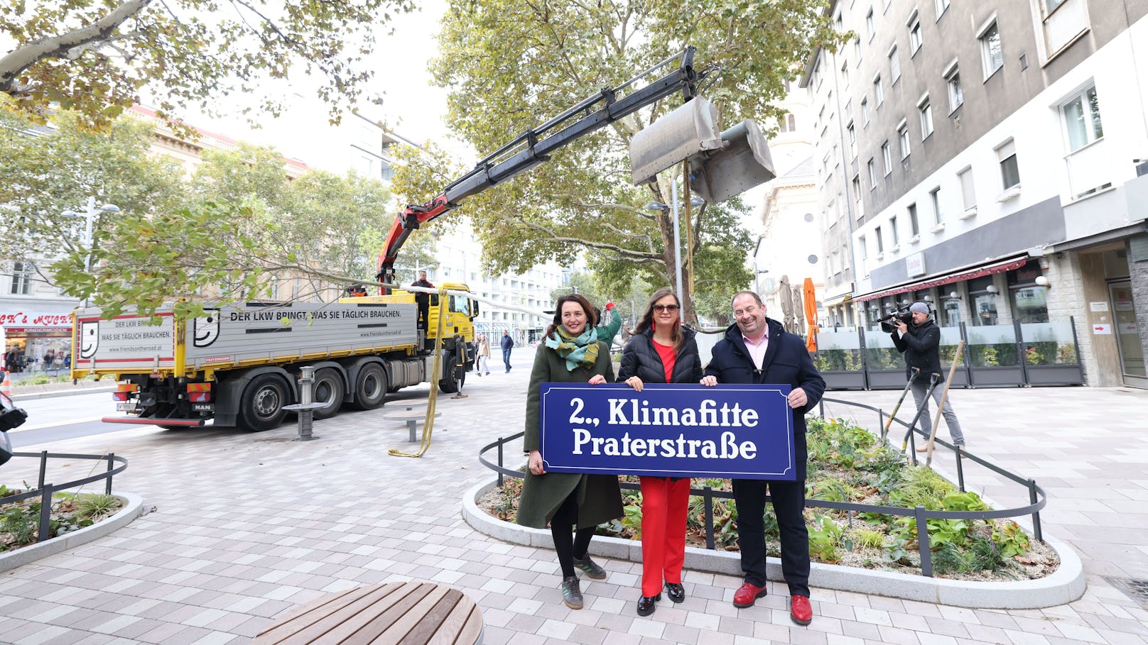 Neos Wien Planungssprecherin Selma Arapovic, Leopoldstädter Bezirksvorsteher Alexander Nikolai (SPÖ) und Planungsstadträtin Ulli Sima (SPÖ), (v.l.).