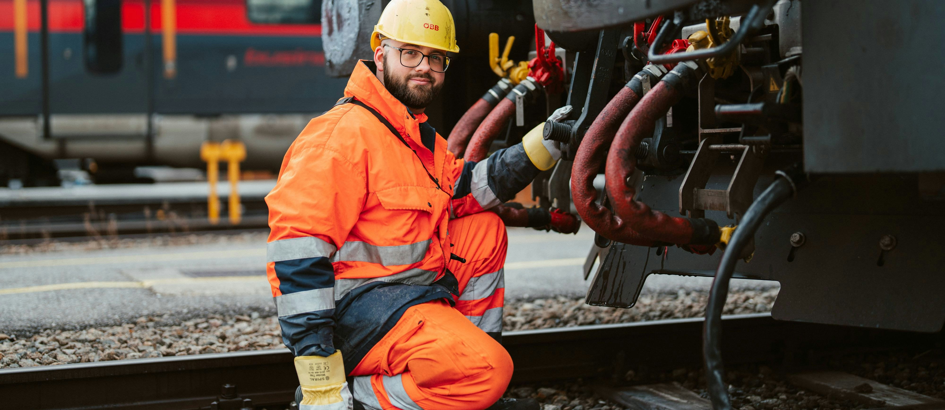 Verschieber:innen stellen die Züge zusammen und sorgen für einen reibungslosen Ablauf im Zugverkehr