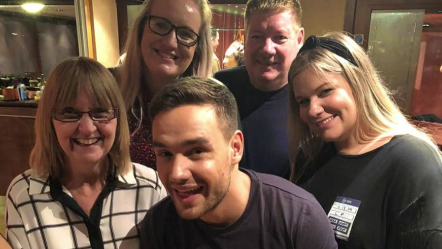 Liam Payne mit seinen Eltern und seinen zwei Schwestern.