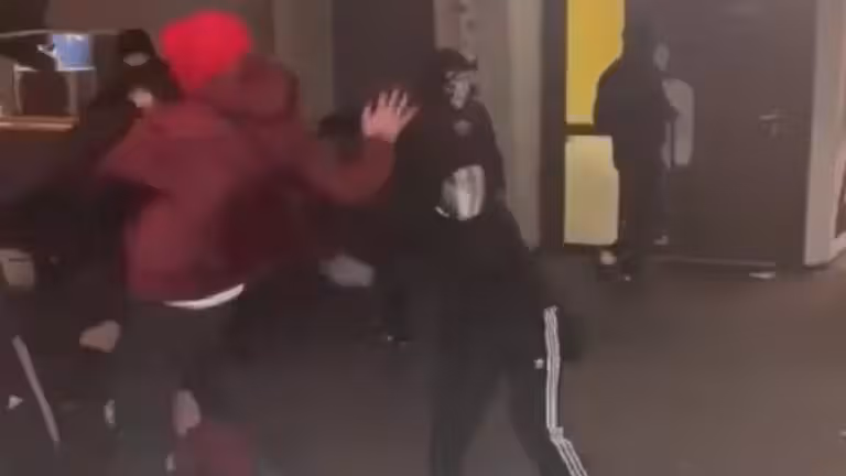 Vor knapp einem Jahr kam es zu schweren Ausschreitungen zwischen Sturm- und GAK-Anhängern.