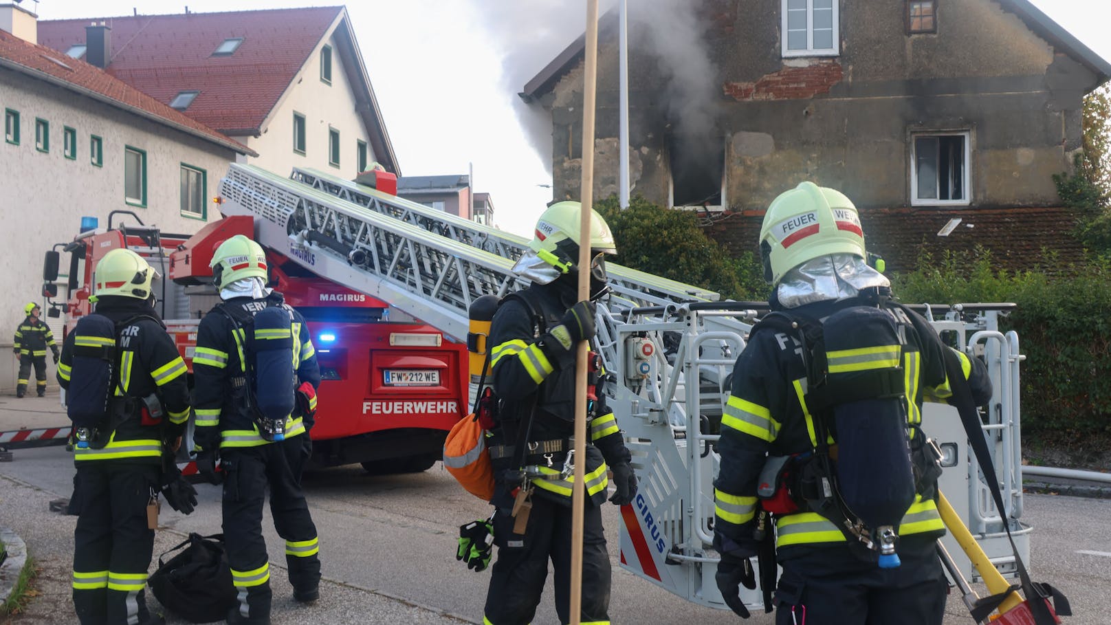 Einsatzkräfte machen Schock-Fund in "Messie-Wohnhaus"