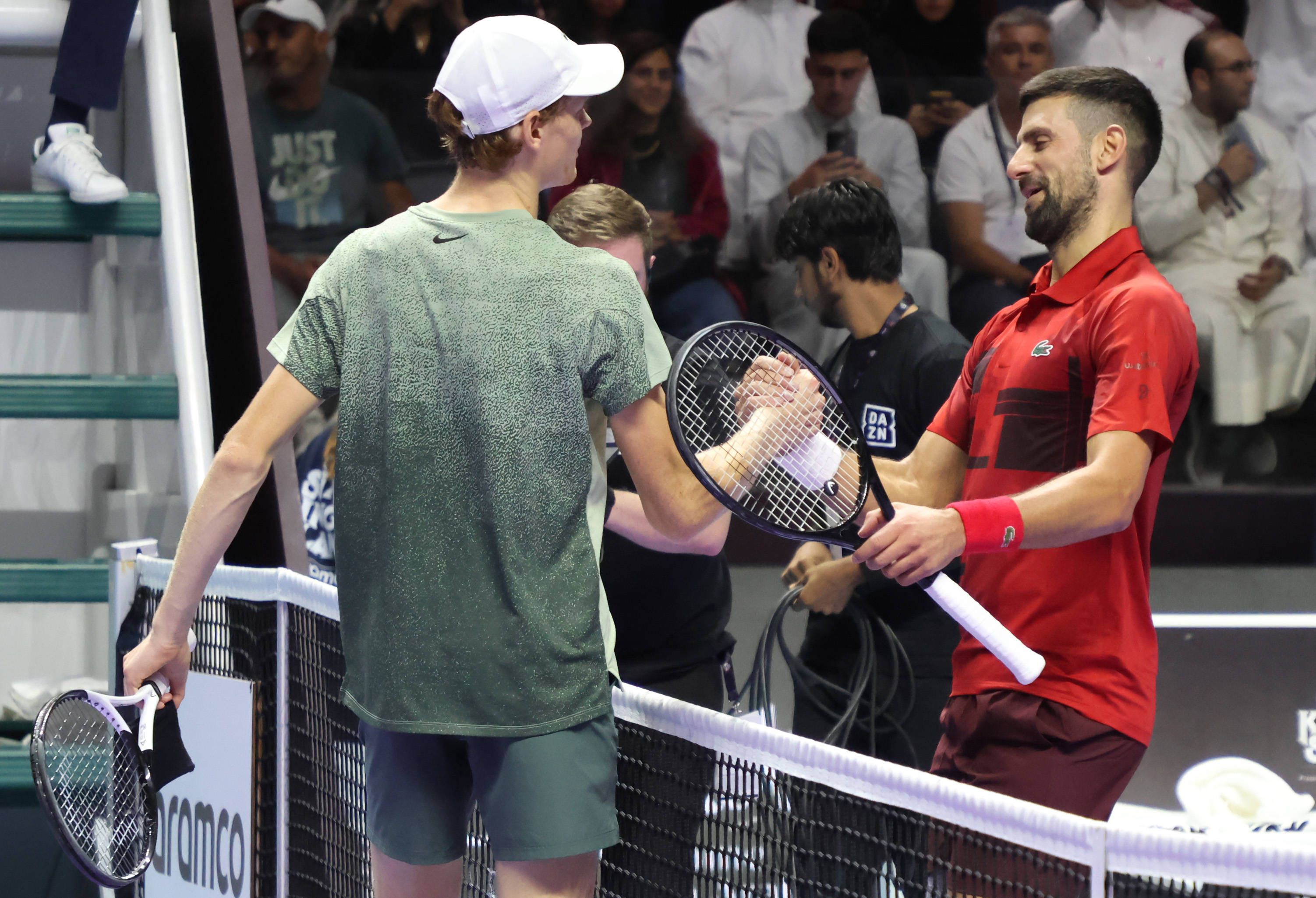 Tennis-Ass Jannik Sinner hat schon wieder gegen Novak Djokovic gewonnen. 