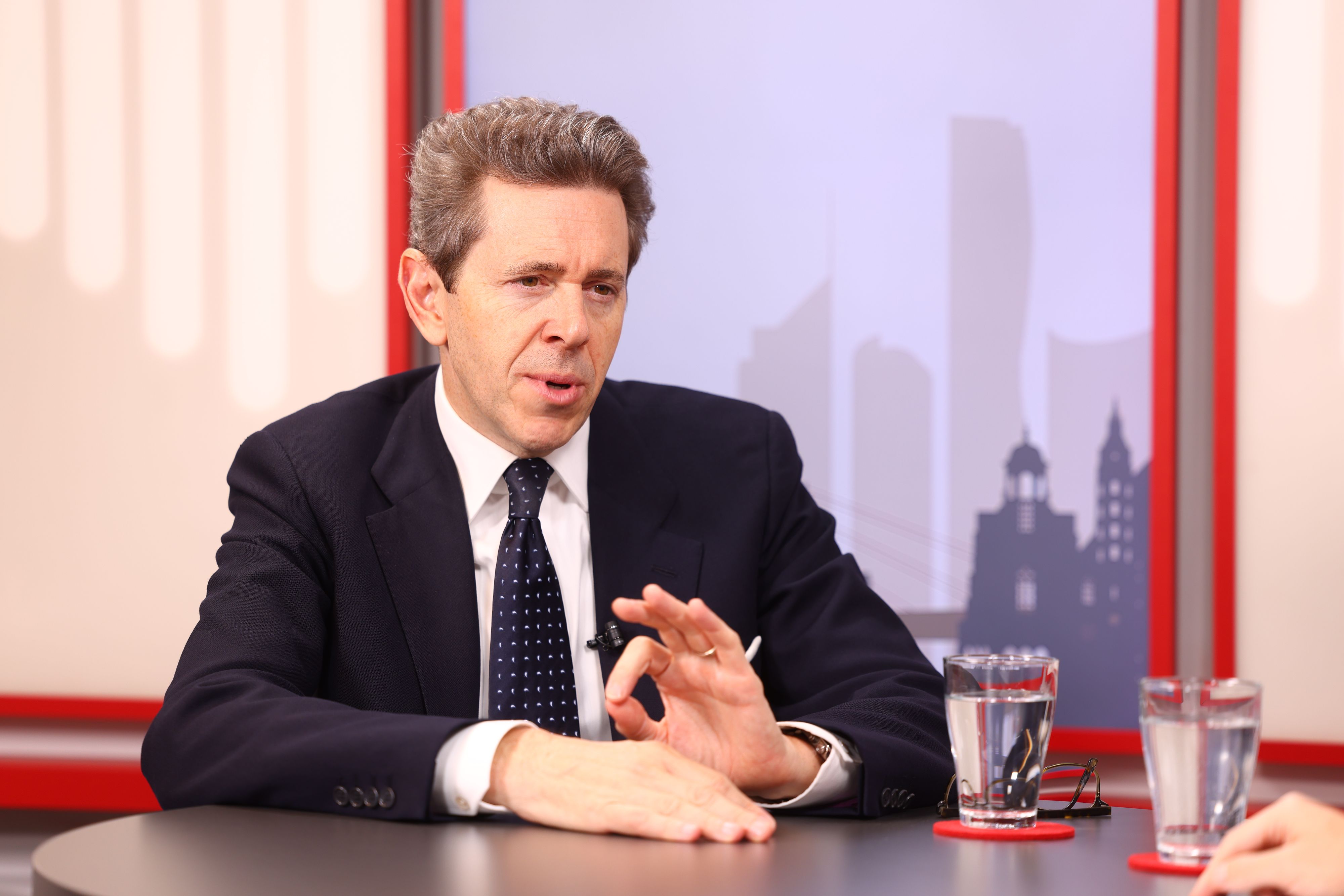 Wirtschaftskammer-Präsident Harald Mahrer spricht Machtwort: Gehaltsplus wird halbiert.