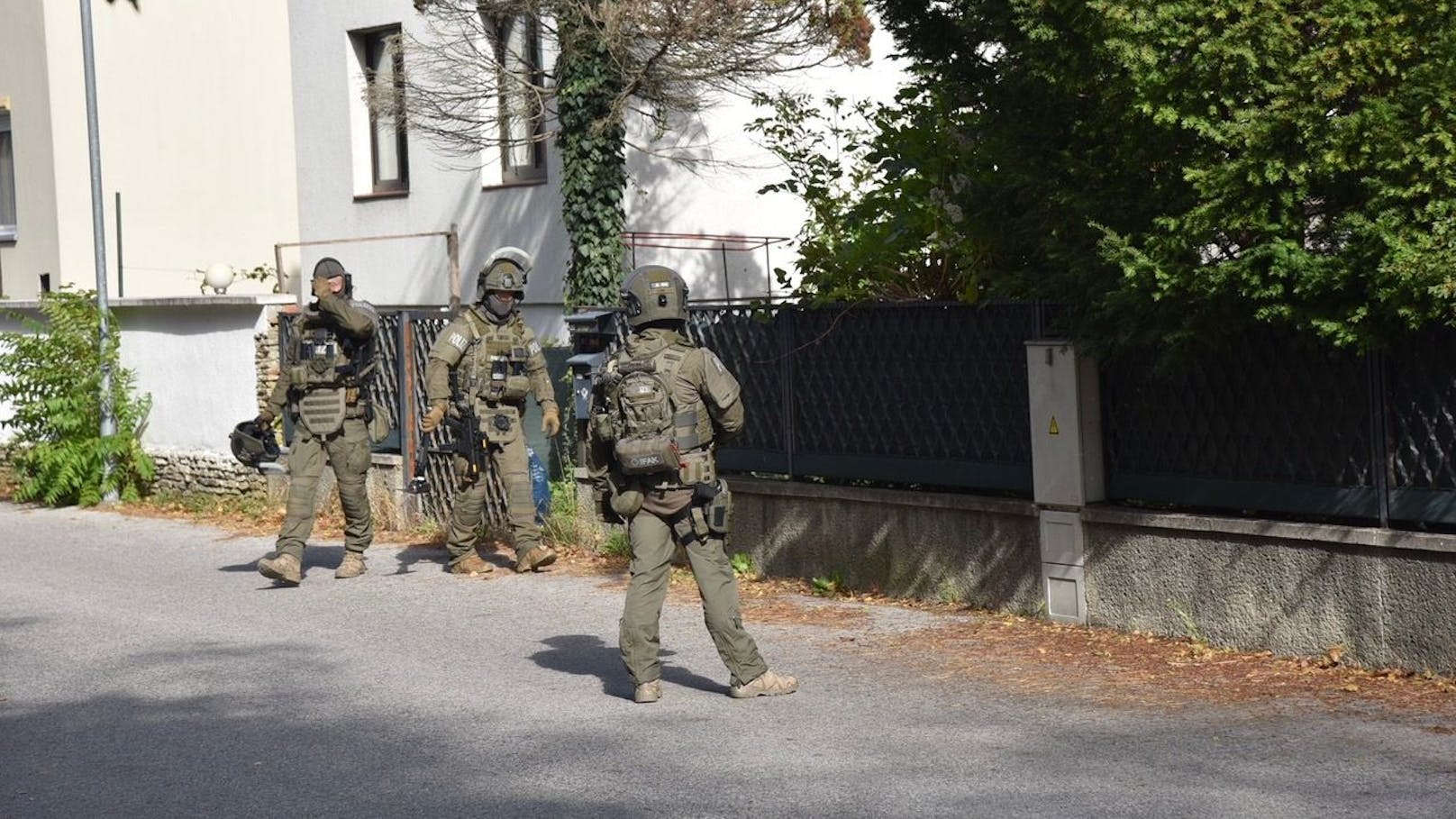 Spezialkommando Cobra stürmte Wohnhaus in Ebreichsdorf