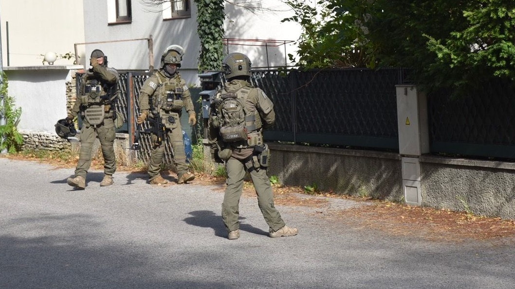 Spezialkommando Cobra stürmte Wohnhaus in Ebreichsdorf