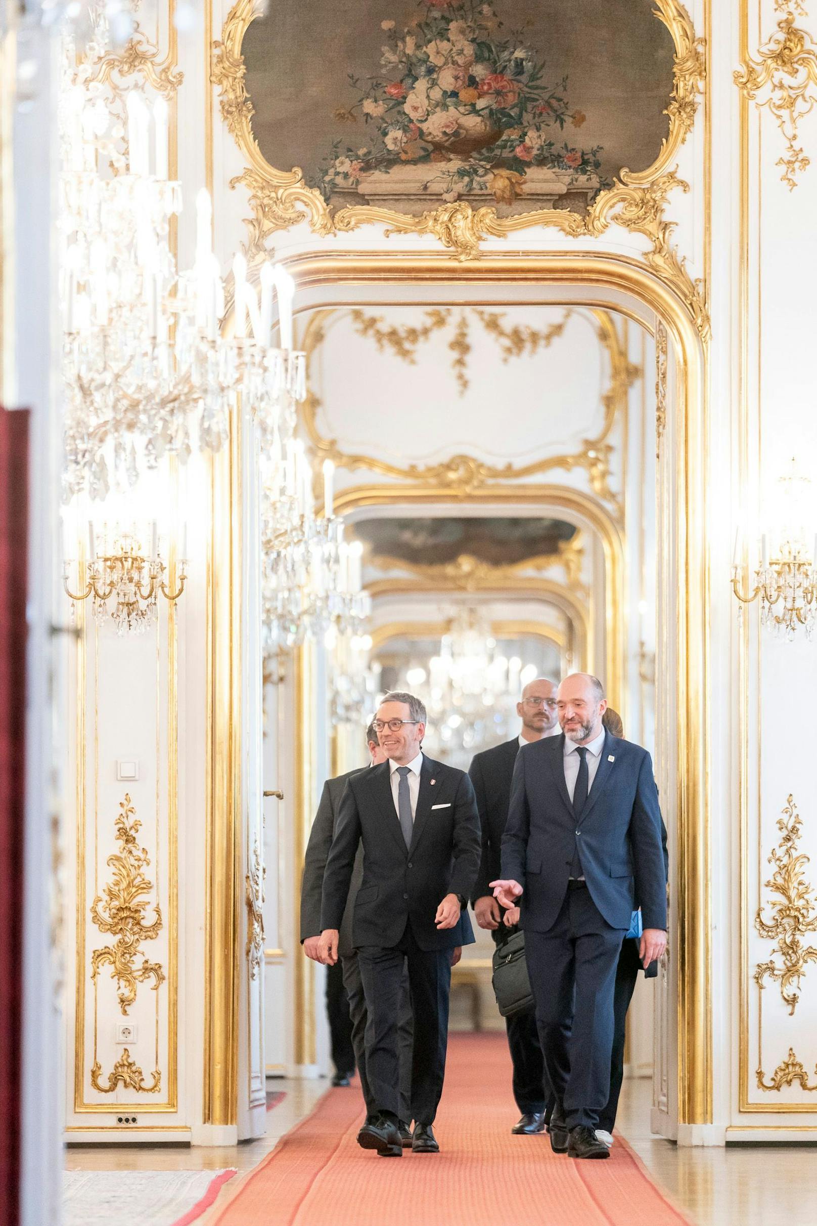 Herbert Kickl beim Rapport und zweiter Gesprächsrunde über die künftige Regierungsbildung bei Bundespräsident Alexander Van der Bellen in der Hofburg am 21. Oktober 2024.