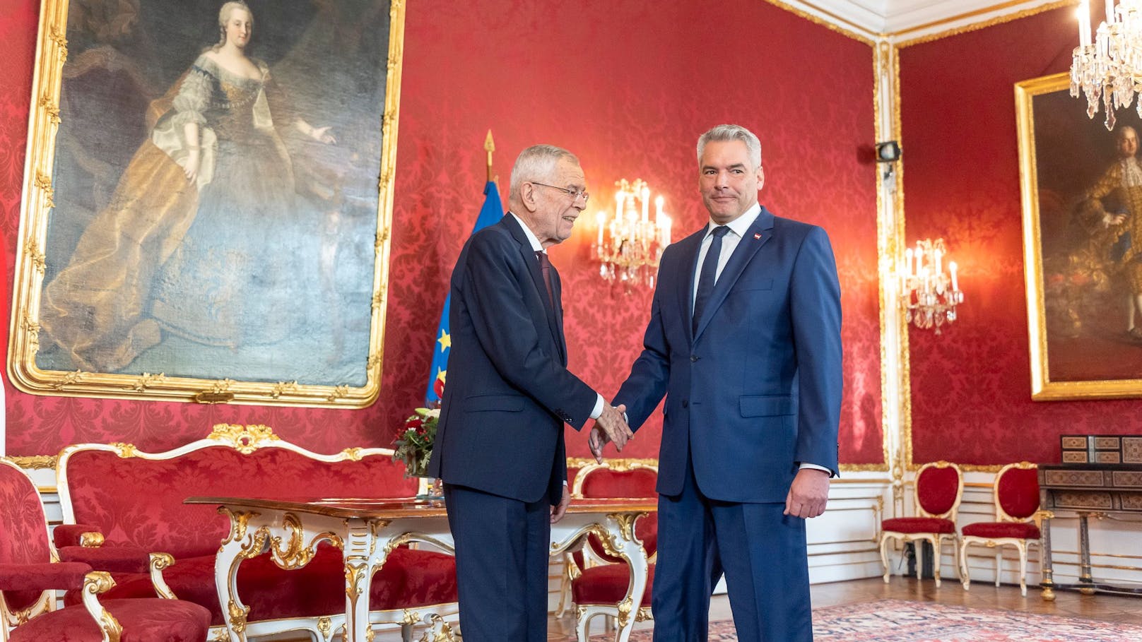 Bundeskanzler und ÖVP-Chef Karl Nehammer bei Alexander Van der Bellen.