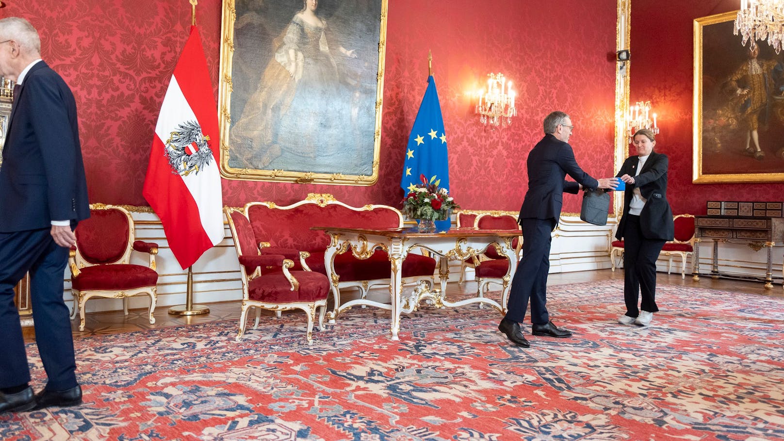 Herbert Kickl beim Rapport und zweiter Gesprächsrunde über die künftige Regierungsbildung bei Bundespräsident Alexander Van der Bellen in der Hofburg am 21. Oktober 2024.