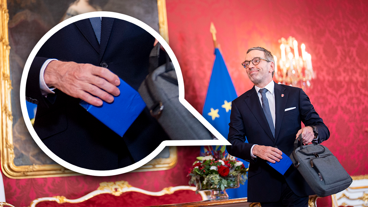 Herbert Kickl hatte bei seinem Hofburg-Termin am 21.10.2024 eine blaue 