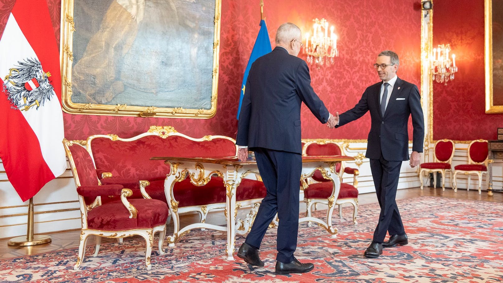 Herbert Kickl beim Rapport und zweiter Gesprächsrunde über die künftige Regierungsbildung bei Bundespräsident Alexander Van der Bellen in der Hofburg am 21. Oktober 2024.