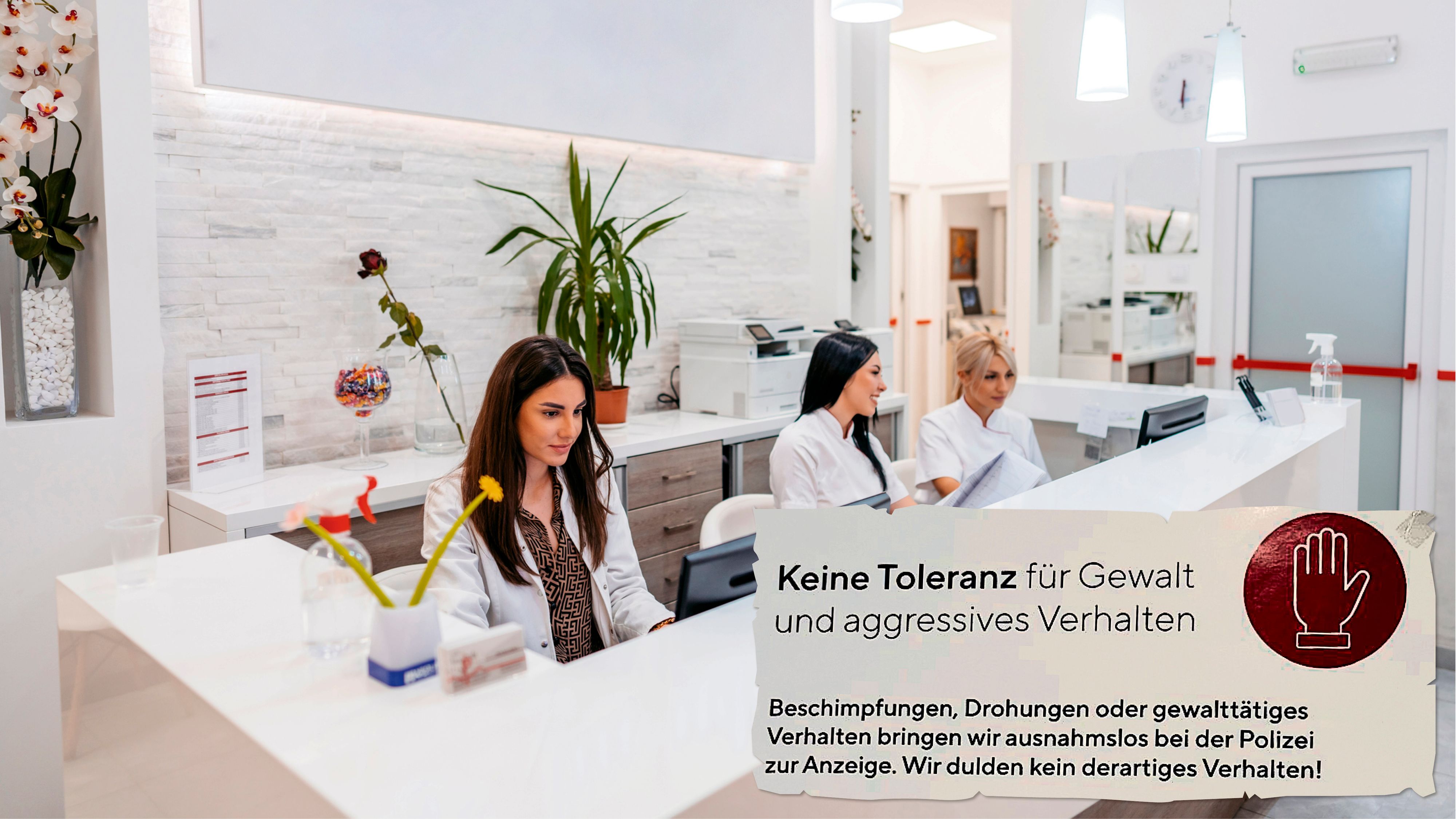 In zahlreichen Arztpraxen in Oberösterreich wurden auf Plakaten Benimmregeln aufgehängt. Gerade die Sprechstundenhilfen müssen sich oft von erbosten Patienten allerhand anhören.