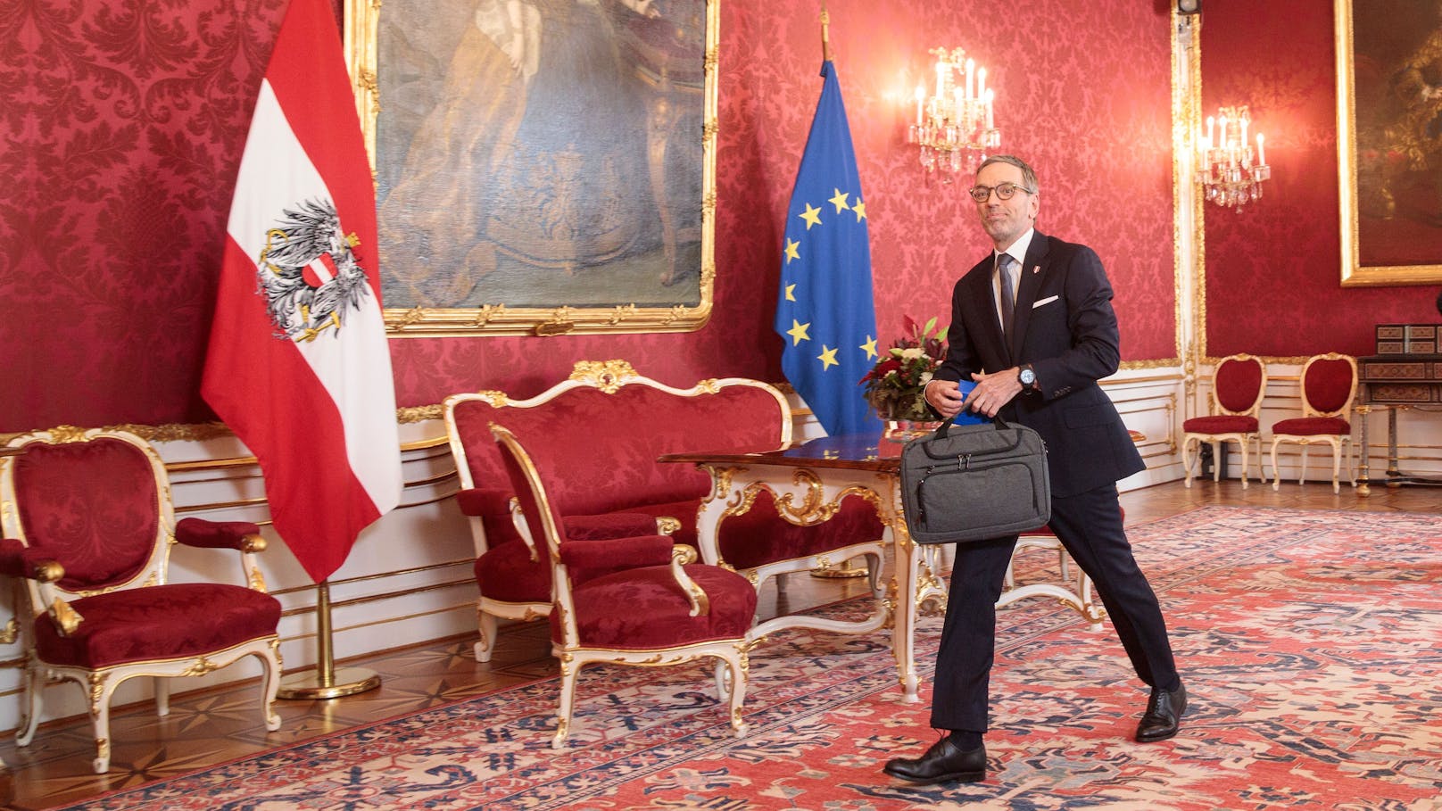 Herbert Kickl beim Rapport und zweiter Gesprächsrunde über die künftige Regierungsbildung bei Bundespräsident Alexander Van der Bellen in der Hofburg am 21. Oktober 2024.