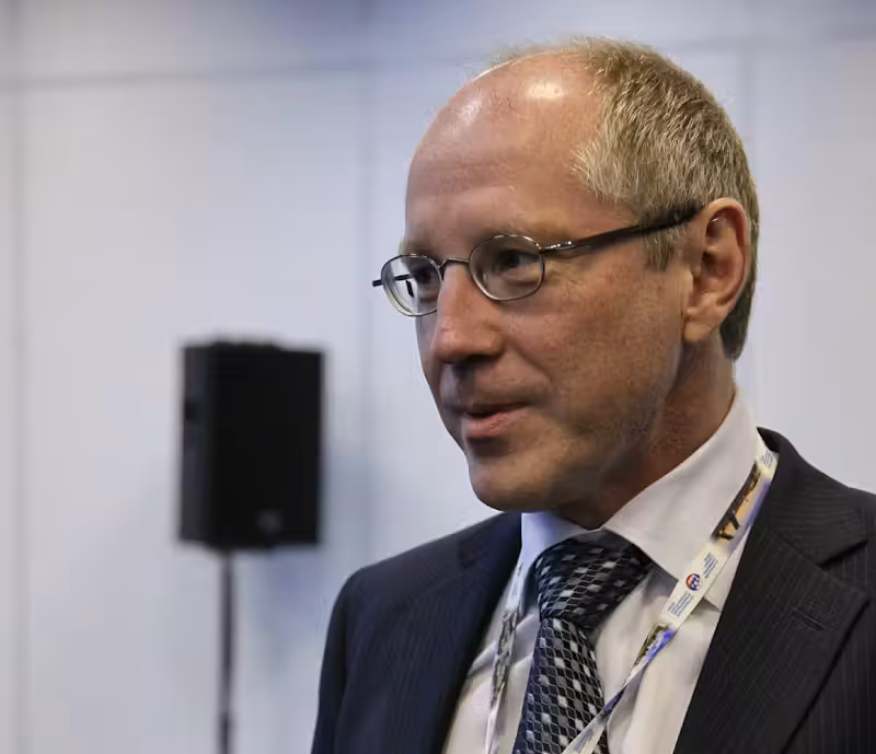 Michail Rogatschew soll aus dem Fenster seiner Wohnung im zehnten Stock gestürzt sein.