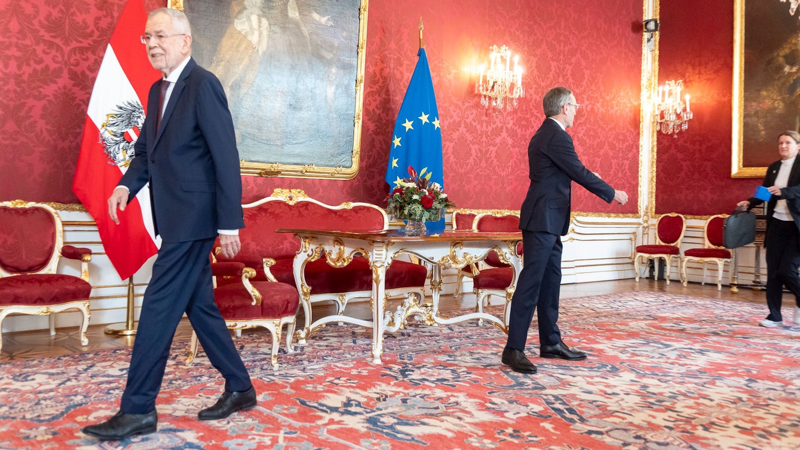 Herbert Kickl beim Rapport und zweiter Gesprächsrunde über die künftige Regierungsbildung bei Bundespräsident Alexander Van der Bellen in der Hofburg am 21. Oktober 2024.