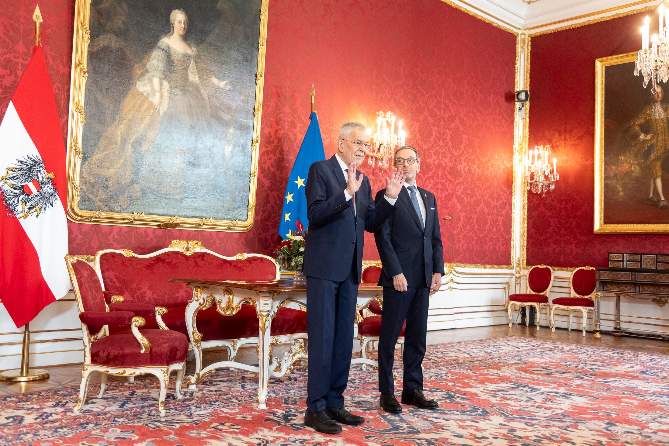 Vertrauensverlust für Van der Bellen: Liegt es am nicht erteilten Regierungsbildungsauftrag für Kickl?