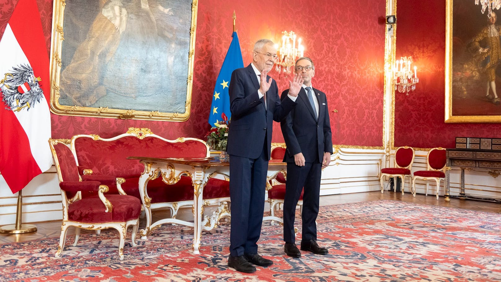 Herbert Kickl beim Rapport und zweiter Gesprächsrunde über die künftige Regierungsbildung bei Bundespräsident Alexander Van der Bellen in der Hofburg am 21. Oktober 2024.