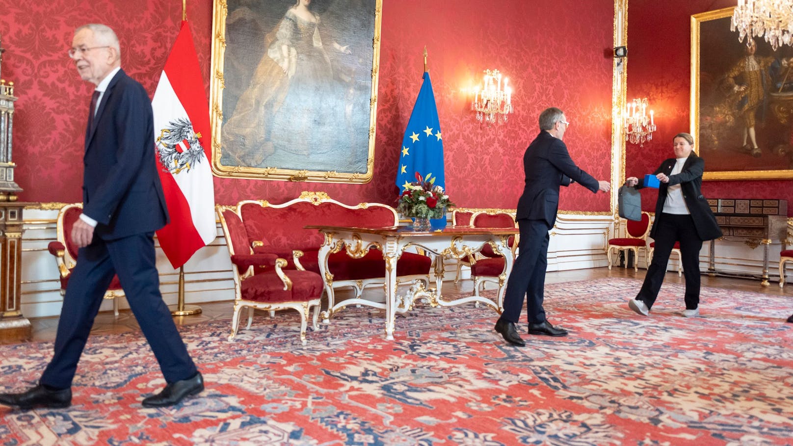 Herbert Kickl beim Rapport und zweiter Gesprächsrunde über die künftige Regierungsbildung bei Bundespräsident Alexander Van der Bellen in der Hofburg am 21. Oktober 2024.