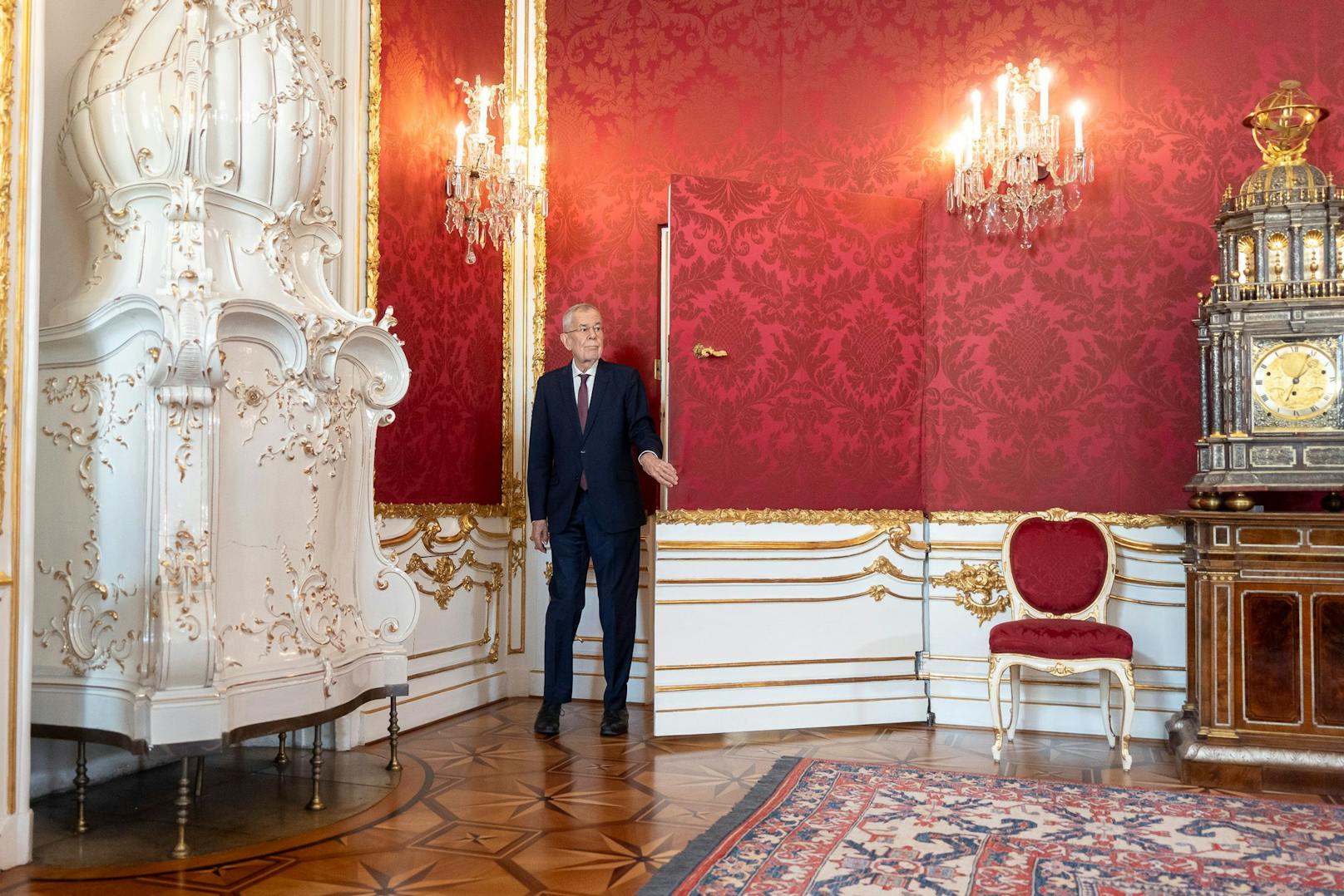 Herbert Kickl beim Rapport und zweiter Gesprächsrunde über die künftige Regierungsbildung bei Bundespräsident Alexander Van der Bellen in der Hofburg am 21. Oktober 2024.