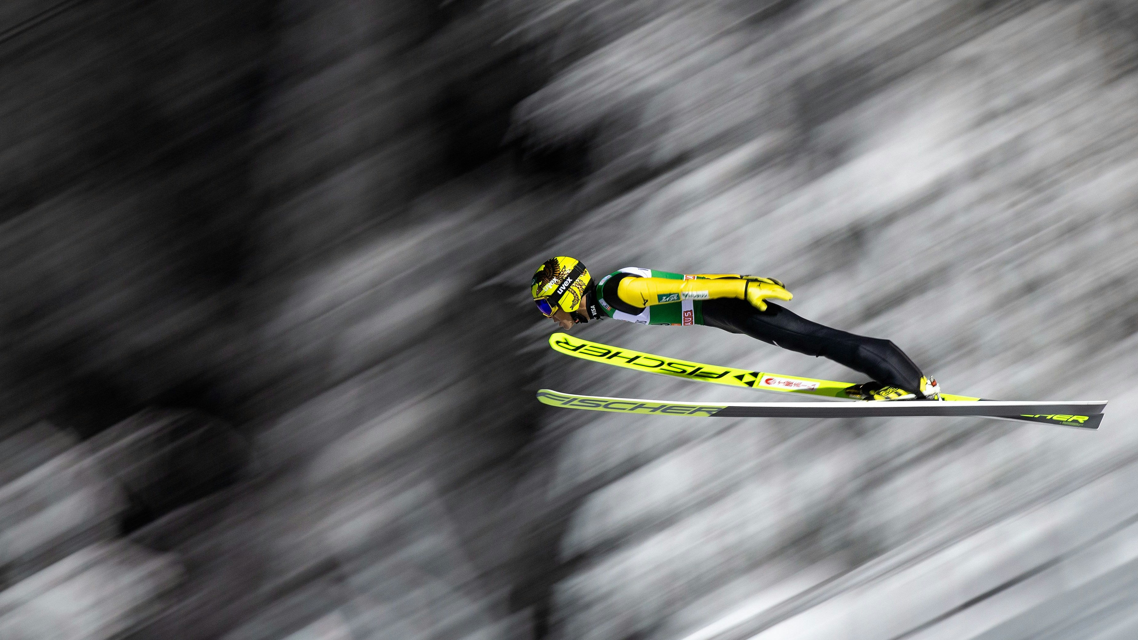 Noriaki Kasai segelt seit 1988 über die Schanzen der Welt.