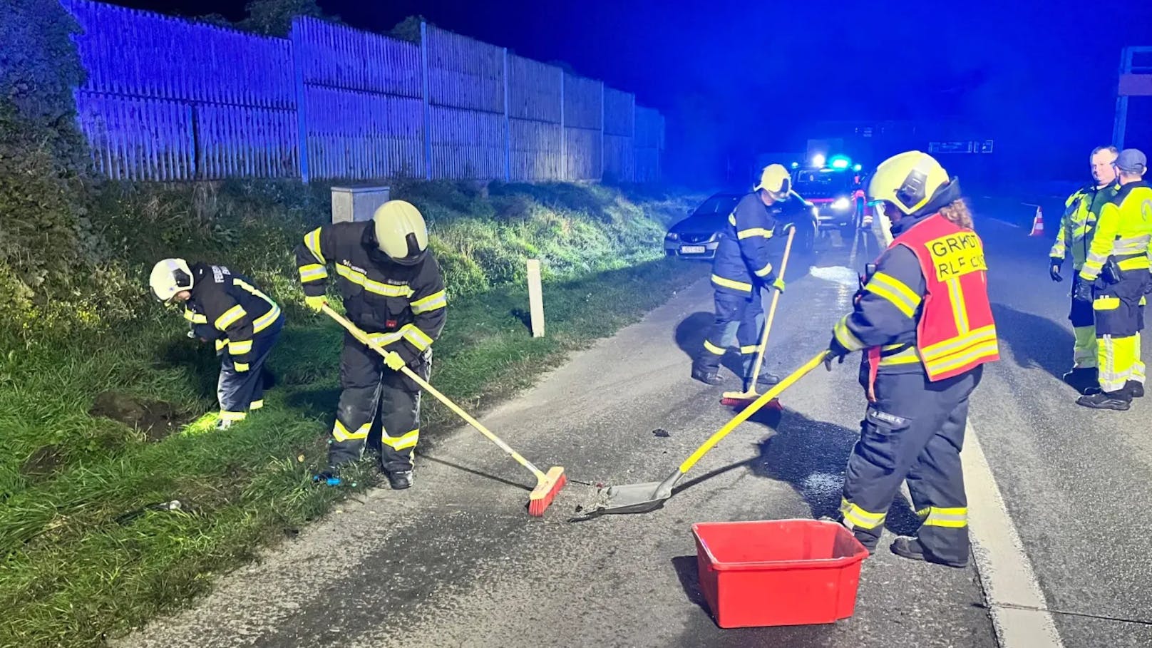 Dank des geringen Verkehrsaufkommens um diese Uhrzeit kam es zu keinen nennenswerten Verkehrsbehinderungen.