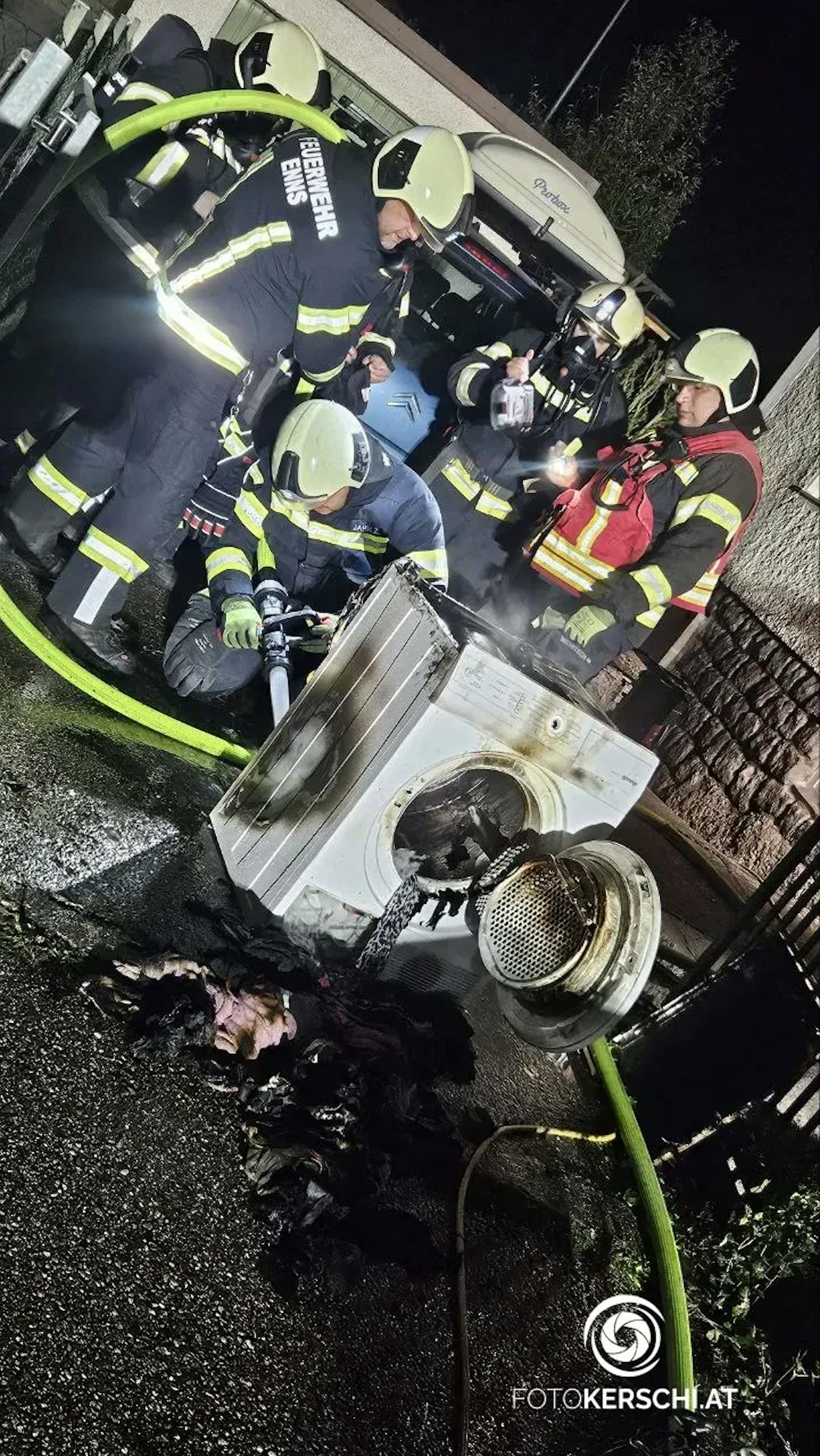 Dank des raschen Eingreifens der Einsatzkräfte konnte die Situation zügig unter Kontrolle gebracht werden.