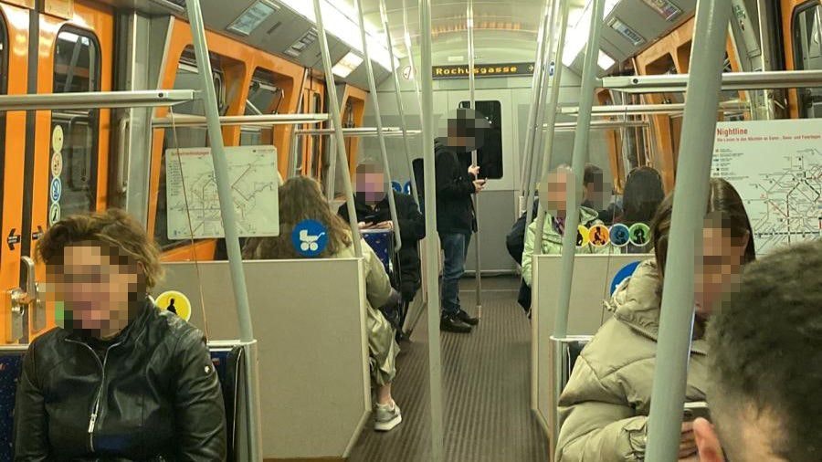 "Horrorfilm-Flair" – Wiener stecken in Öffi-Tunnel fest