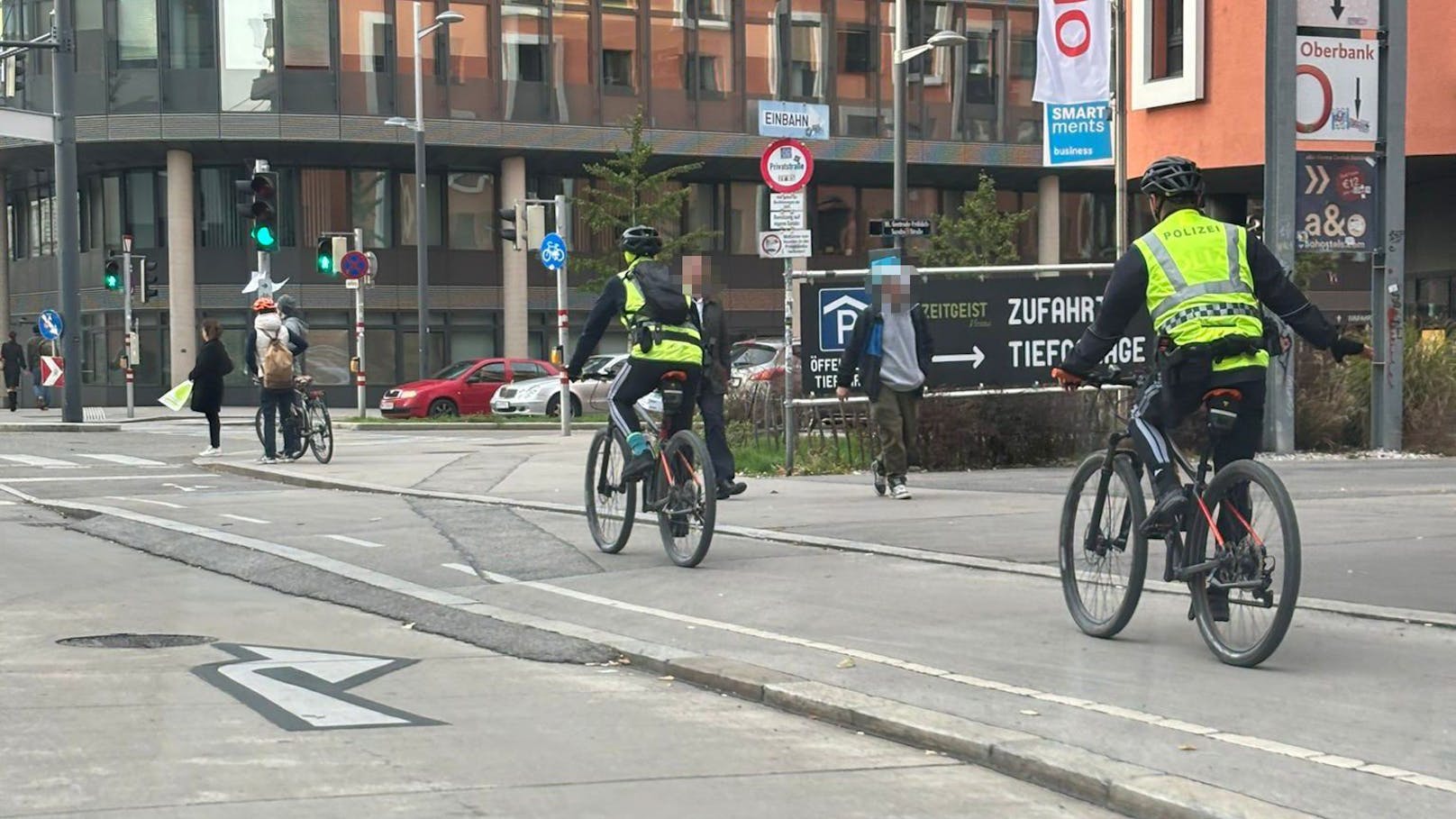 Polizei knallhart! Nun wird es teuer für Scooter-Lenker