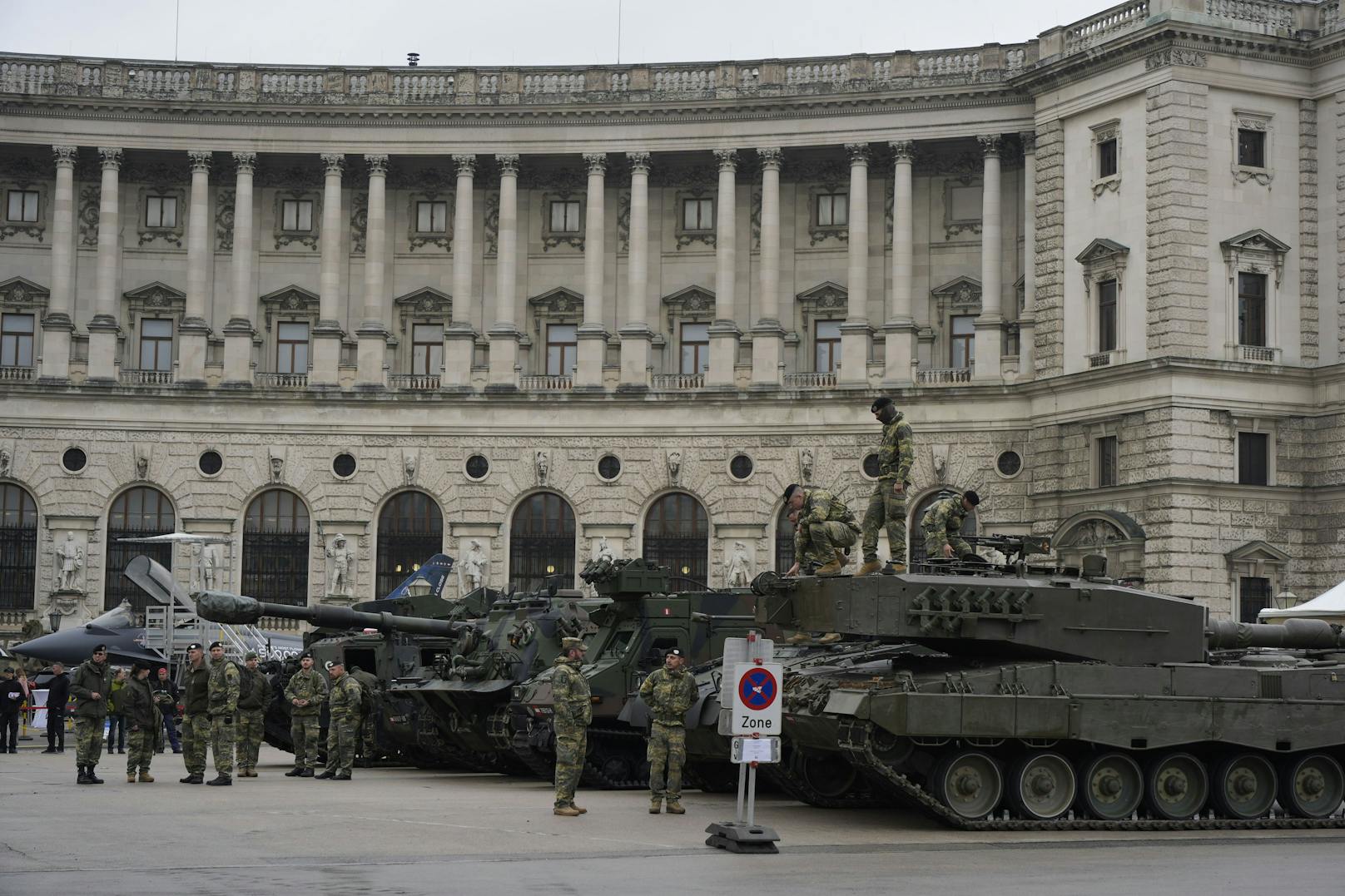 Imposante Militärfahrzeuge hautnah – Eine Reise durch die beeindruckende Welt der modernen Panzer