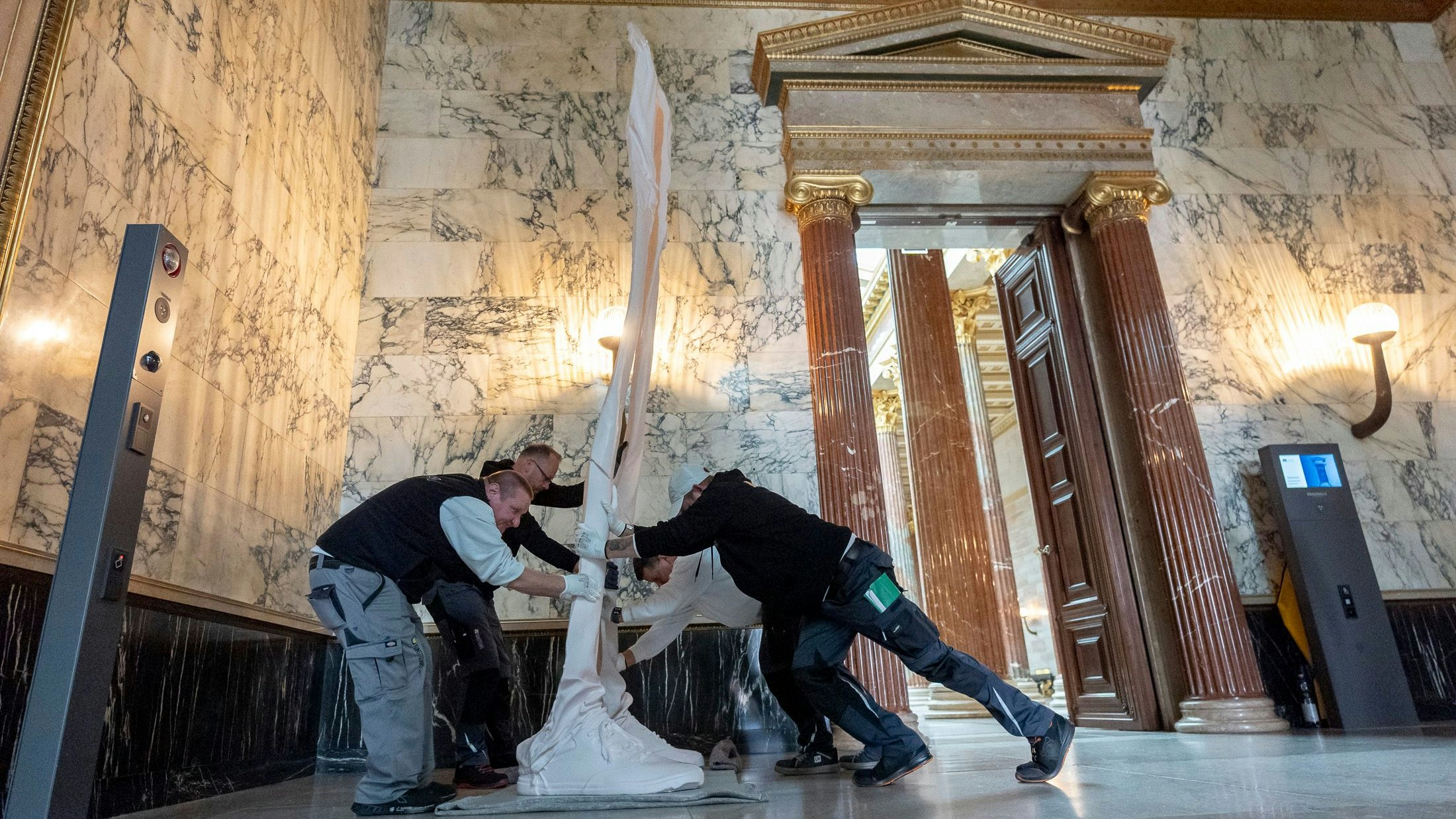 Sobotka weg, jetzt ist im Parlament der Wurm drin