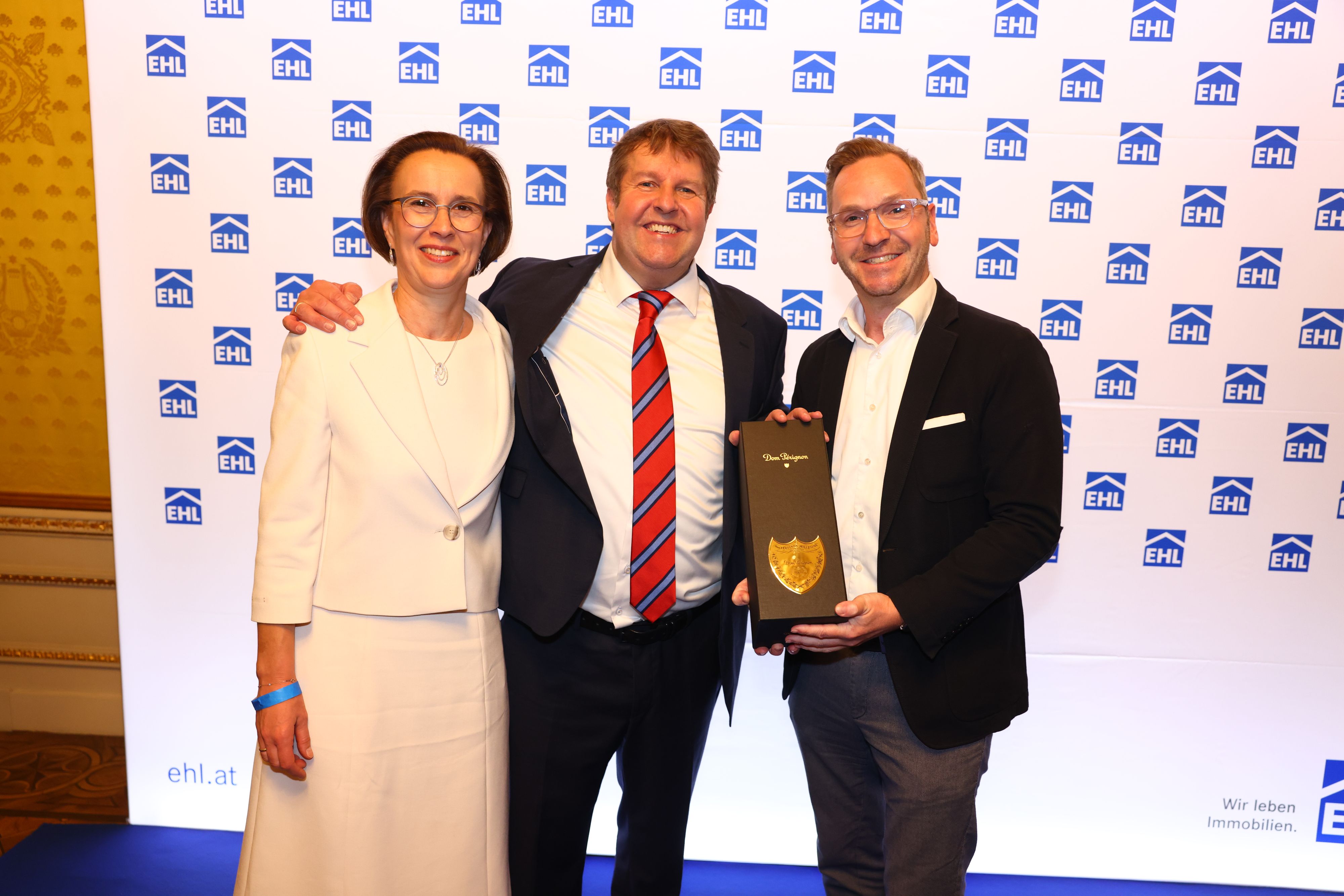 Michael Ehlmaier mit seiner Ehefrau und IMMOunited-Mastermind Roland Schmid