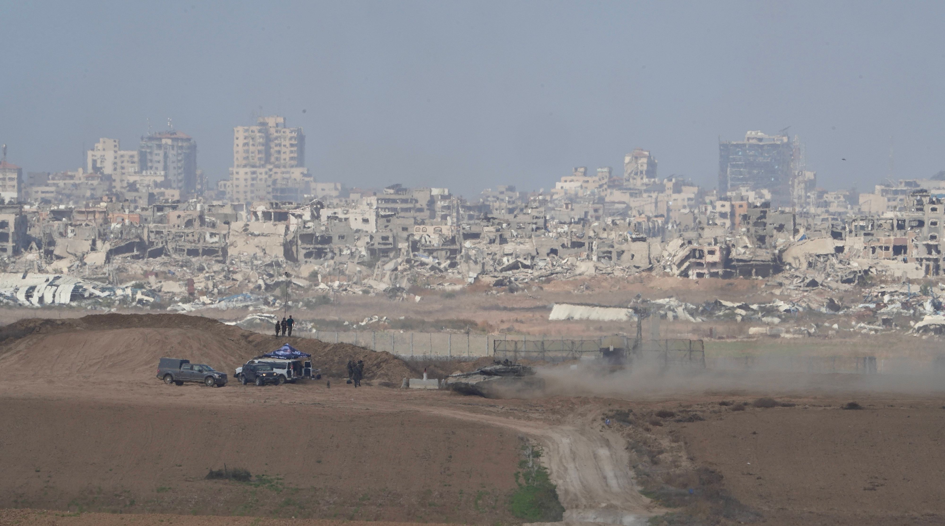 Israelische Truppen setzten rund 150 mutmaßliche Extremisten in Dschabalia  fest. 