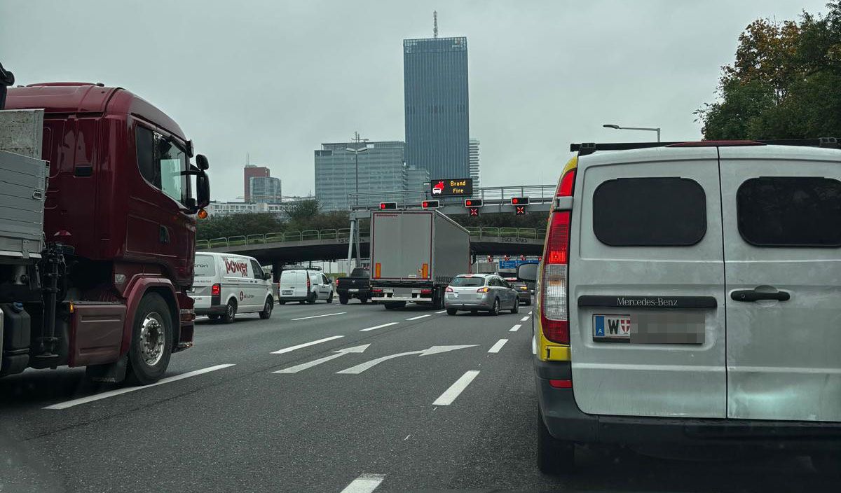 Stau auf der A22 in Wien