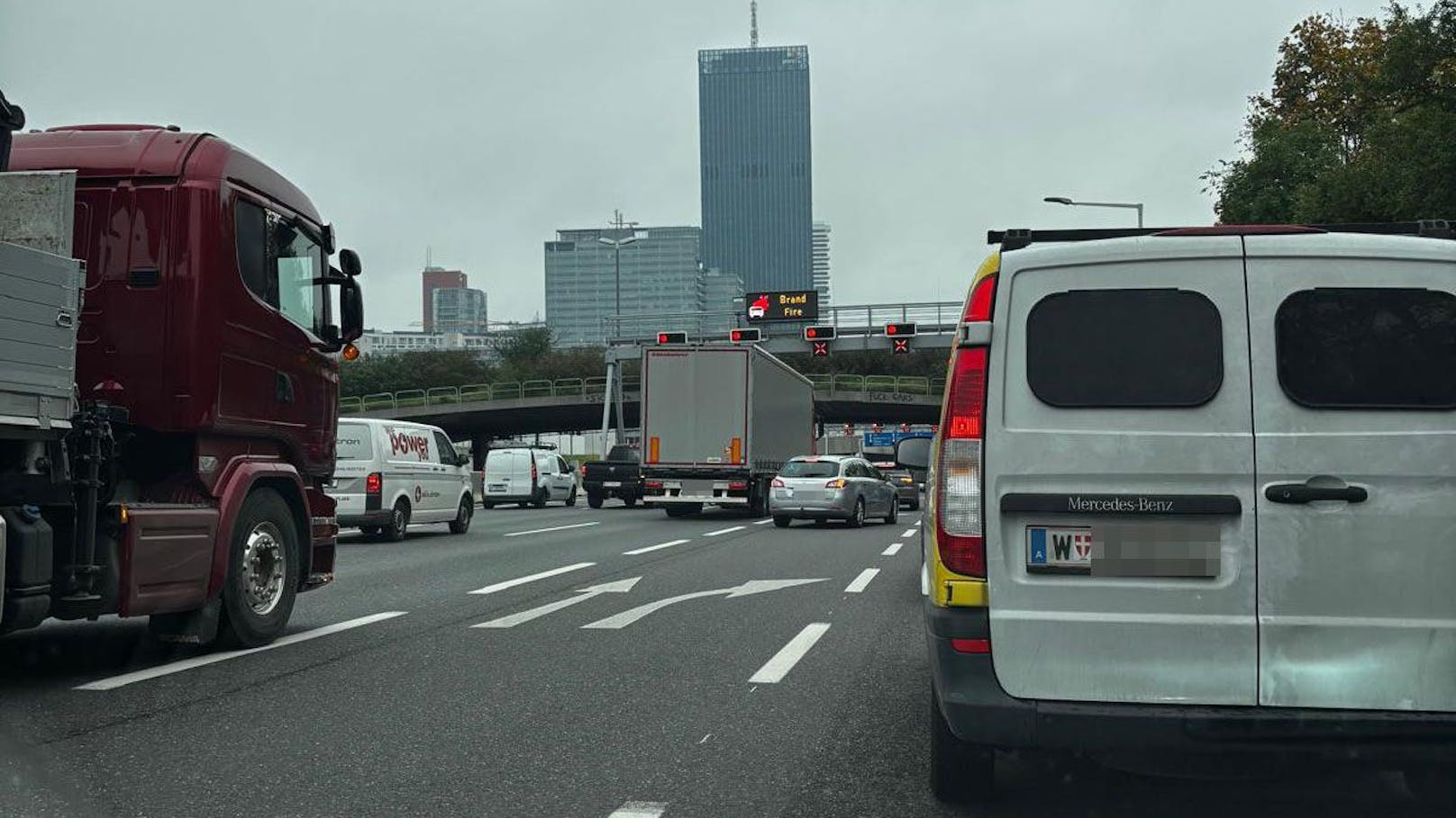 Mega-Stau in Wien – Kaisermühlen-Tunnel gesperrt