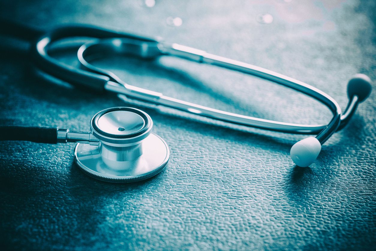 Zunächst ratlos, konnten die Ärzte dann doch eine Parallele zu einer ähnlichen Erkrankung ziehen und der Frau helfen.