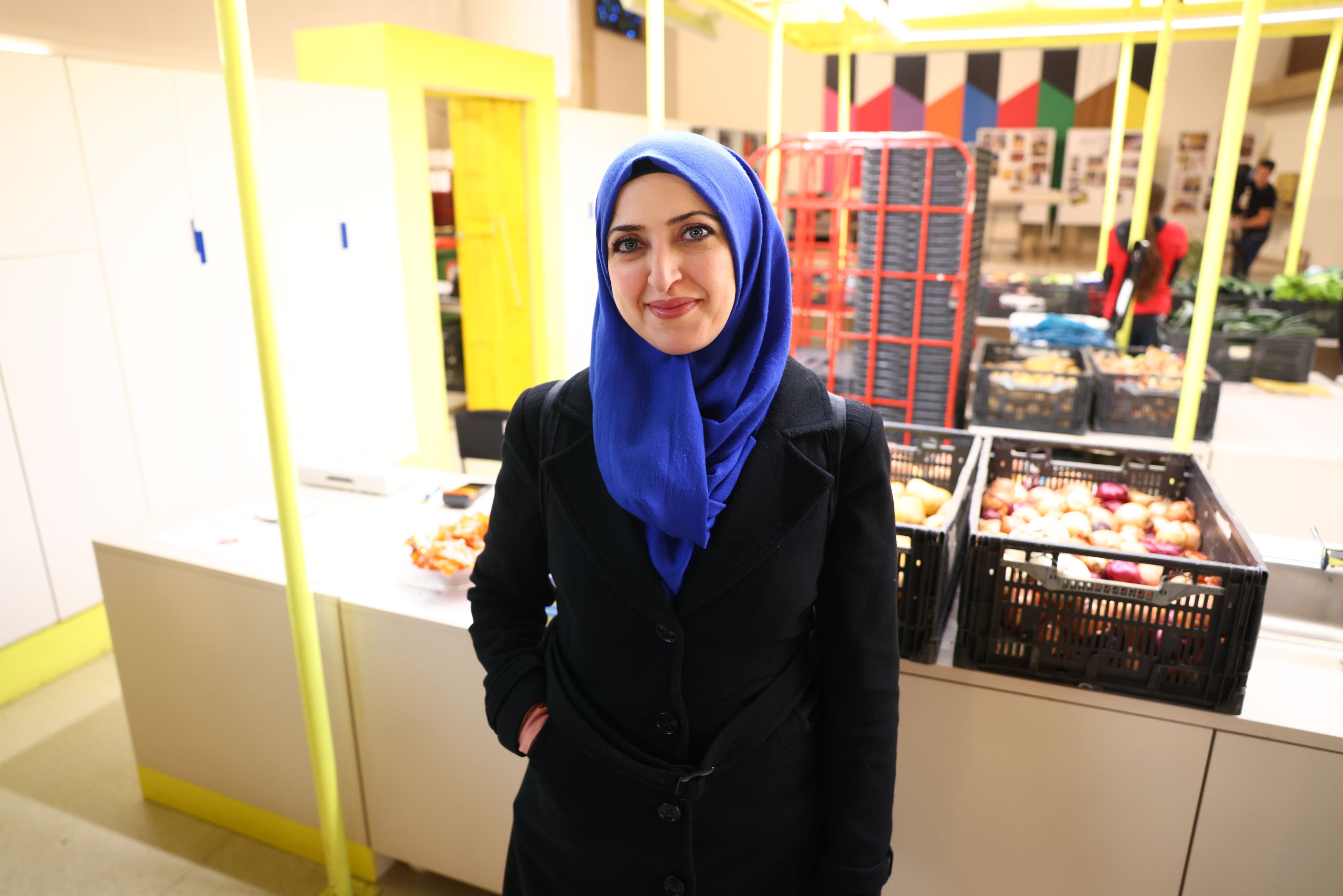 Maha A. besucht einmal pro Woche die Lebensmittel-Ausgabestelle 