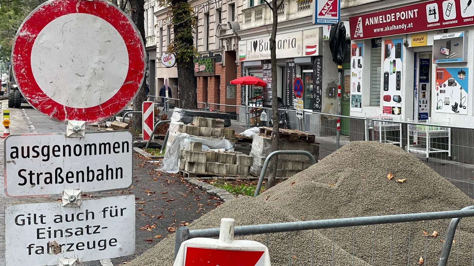 Ob an diesem Ort ein Parkplatz folgt, ist bislang nicht bekannt.