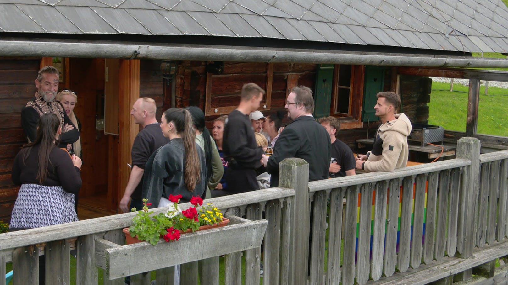 Es ist so weit: Nachdem die Emotionen überkochten und es zum großen Skandal-Streit im "Forsthaus Rampensau" kam, kommt es jetzt noch dicker. Das erste große Absägen steht am Programm.