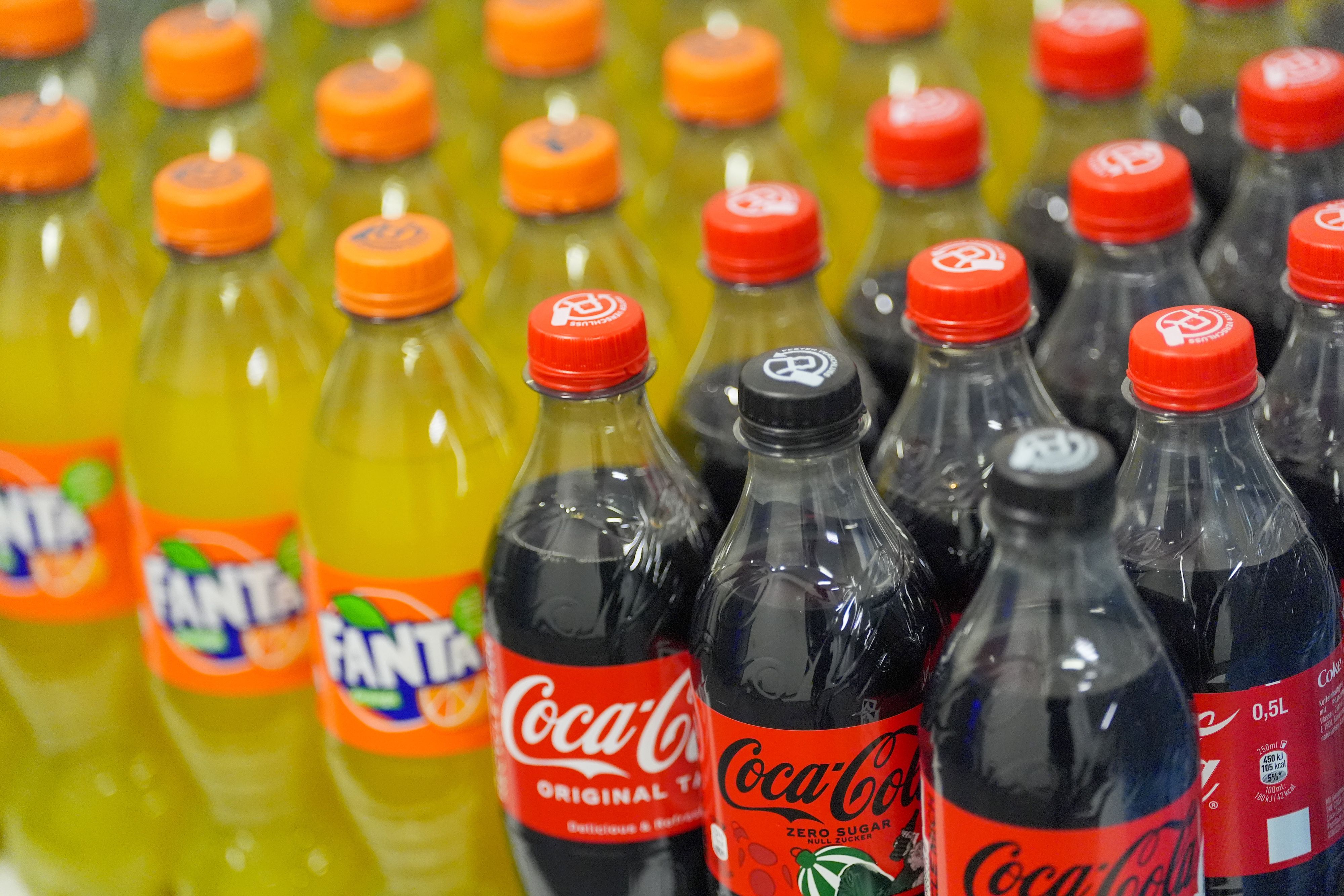 Coca-Cola muss PET-Flaschen zurückrufen - wegen Metall!