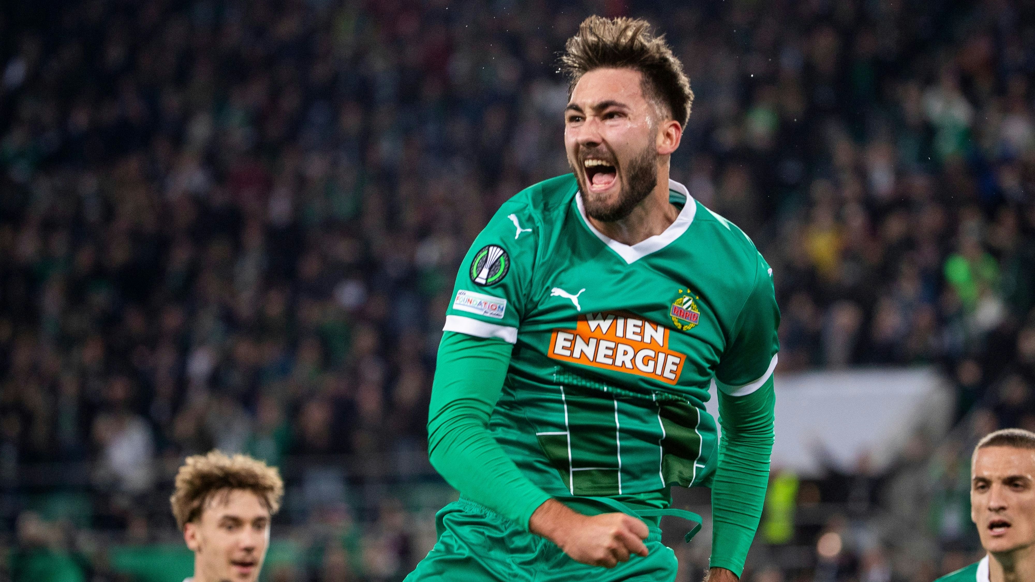 Dion Beljo jubelt nach dem 1:0-Siegtreffer für Rapid. 