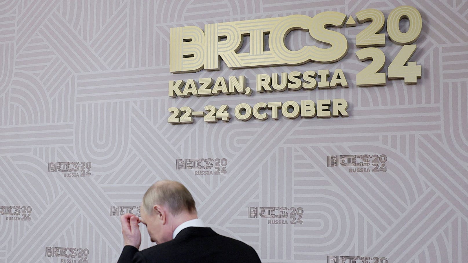 Der russische Präsident hat den BRICS-Gipfel in Kasan offiziell eröffnet. In seiner Rede skizzierte er seine Vision einer "multipolaren Weltordnung".