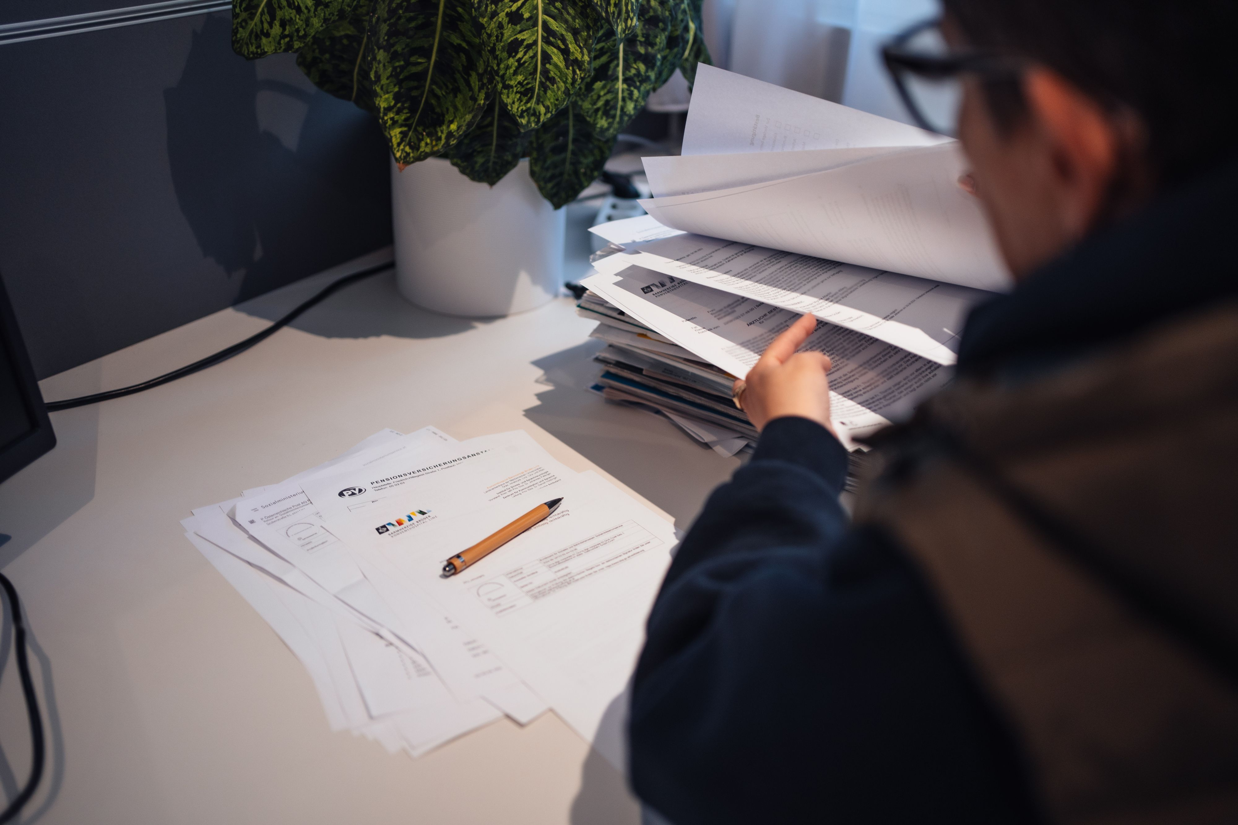 Die Mutter muss alles minutiös dokumentieren. Zuletzt hat sie mehr als 70 Seiten an die Pensionsversicherungsanstalt geschickt.