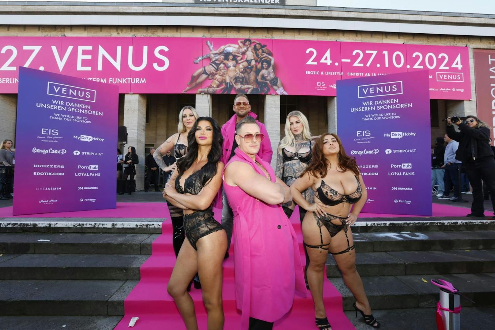 Die 27. VENUS 2024 ist zu Ende und hat alle Erwartungen übertroffen. Vier Tage Erotik pur, atemberaubende Shows und Stars zum Anfassen. Die besten Fotos &gt;&gt;&gt;