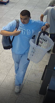 Die Polizei sucht diesen Mann und bittet um Hinweise