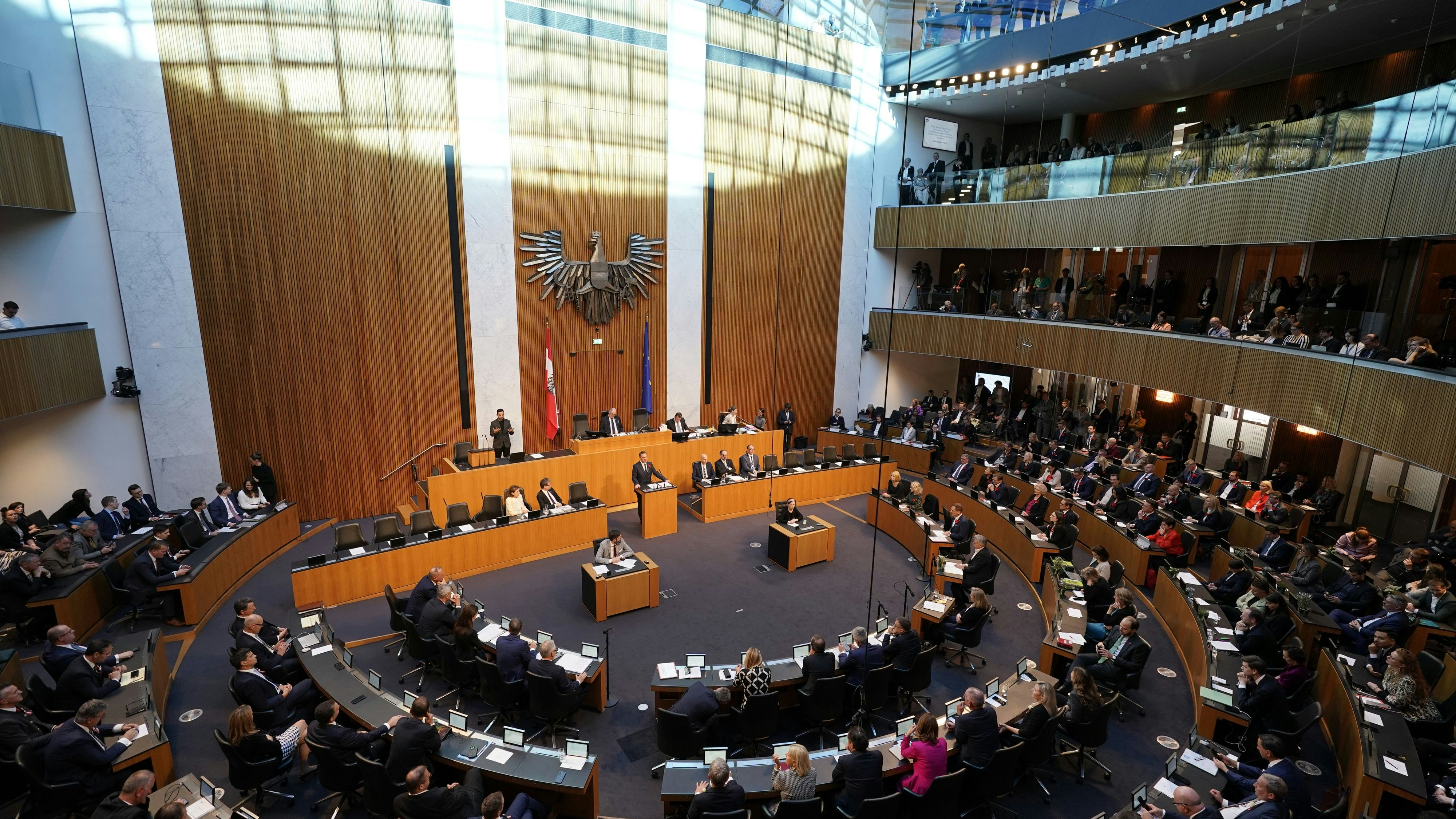 Heute.at - Nebenjobs – diese Top-Politiker verdienen am meisten