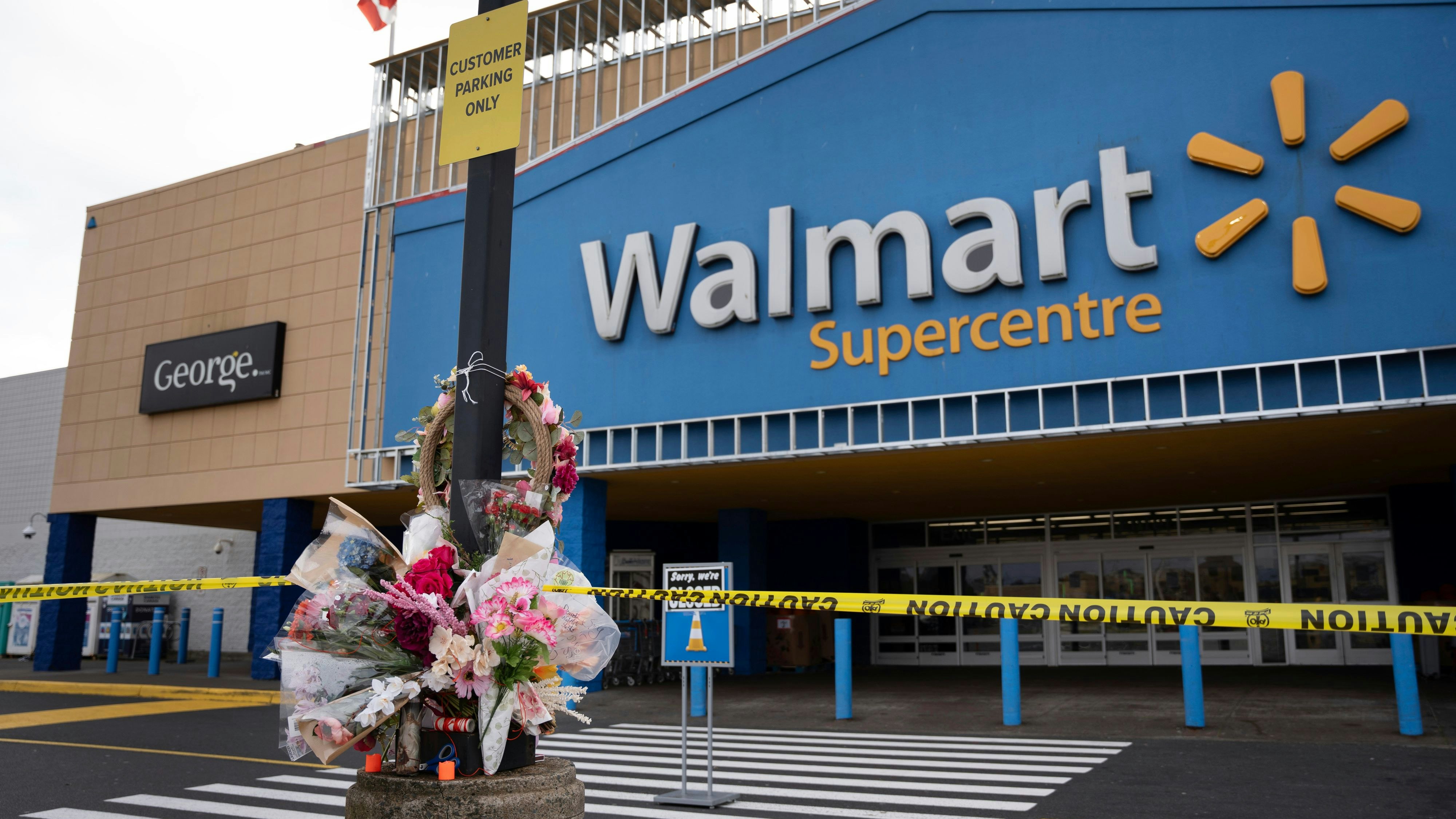 Im begehbaren Ofen einer Walmart-Filiale im kanadischen Halifax wurde die Leiche einer 19-jährigen Mitarbeiterin entdeckt. 