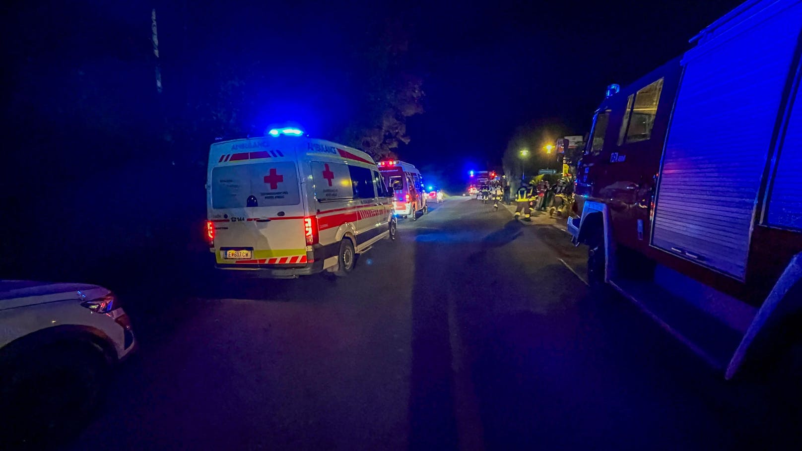 In der Nacht auf Mittwoch brach in der Waschküche eines Thermen-Hotels in Stegersbach (B) ein Brand aus. Alle 130 Gäste, darunter auch ein Baby, wurden evakuiert.