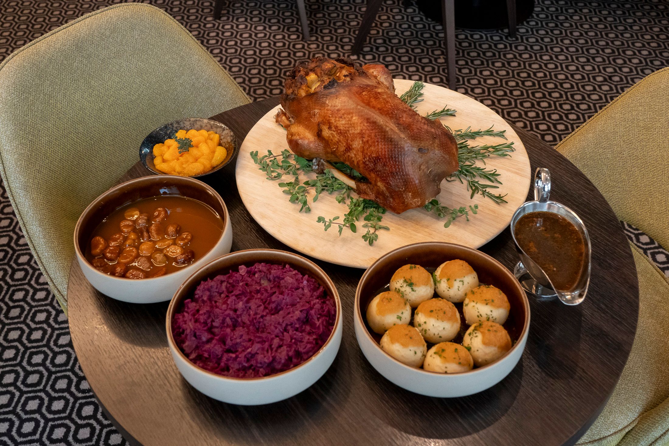 Rund um die Weihnachtsfeiertage herrscht für die Lokale in Wien Hochsaison (Bild: Gansl to go).