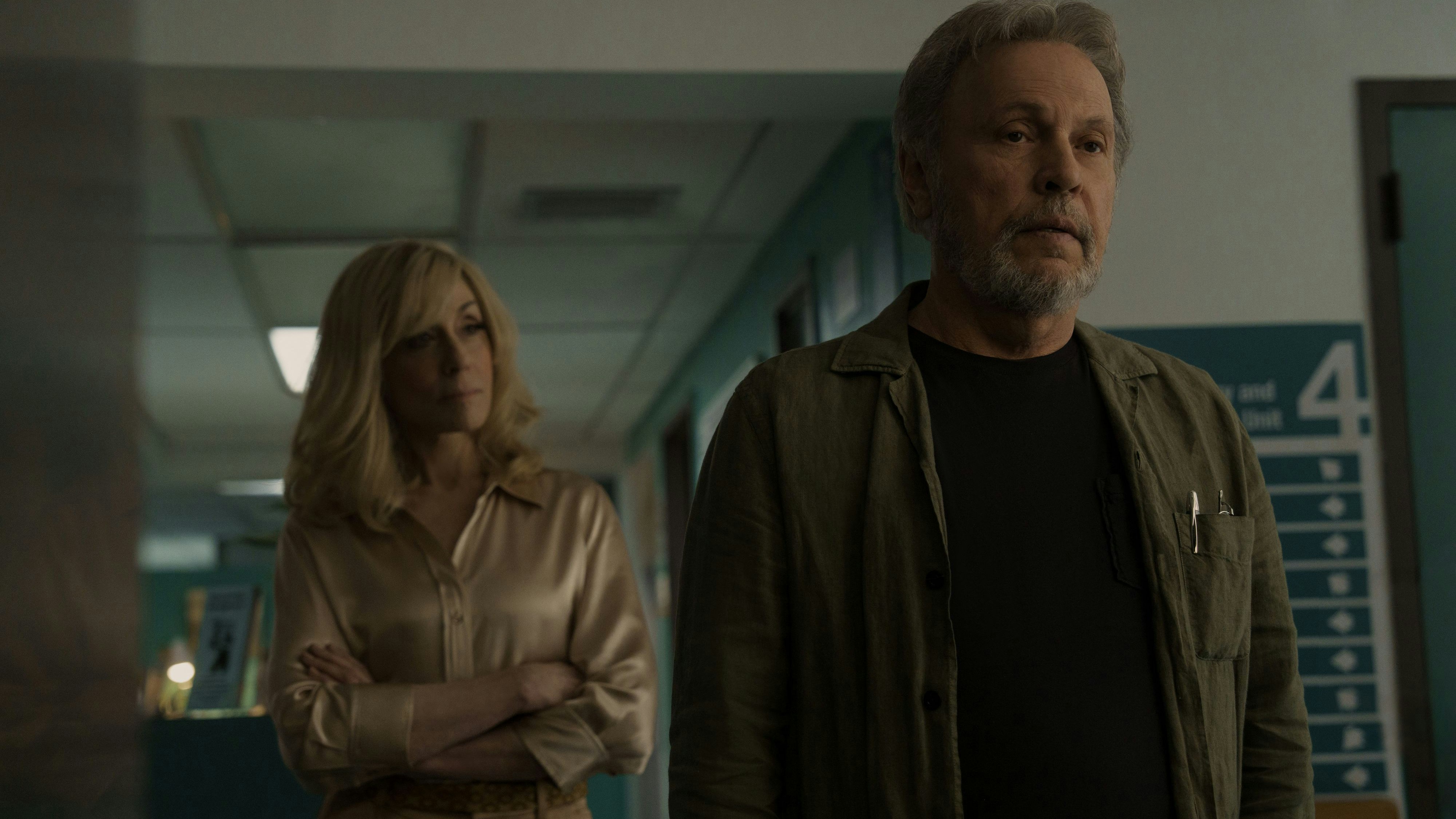 Aber am Ende muss sich Psychotherapeut Eli (Billy Crystal mit Judith Light als seine verstorbene Ehefrau Lynn) wohl seinen eigenen Gespenstern stellen, um das Rätsel lösen zu können