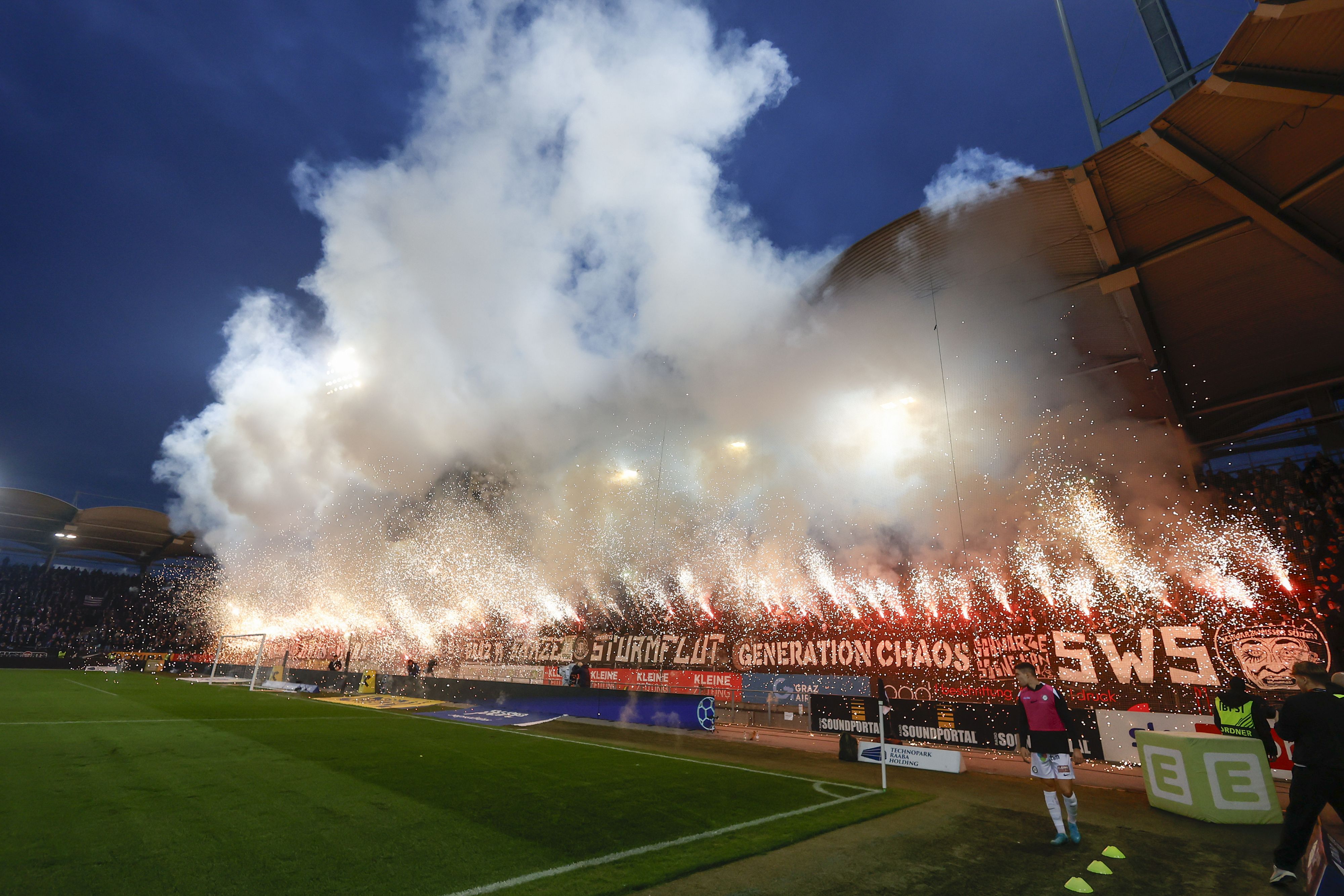 Beim Grazer Derby am vergangenen Samstag wurde ein Fan schwer verletzt. Symbolbild. 